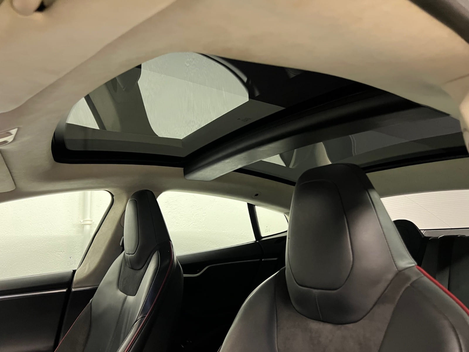 Tesla Model S med Bluetooth audio