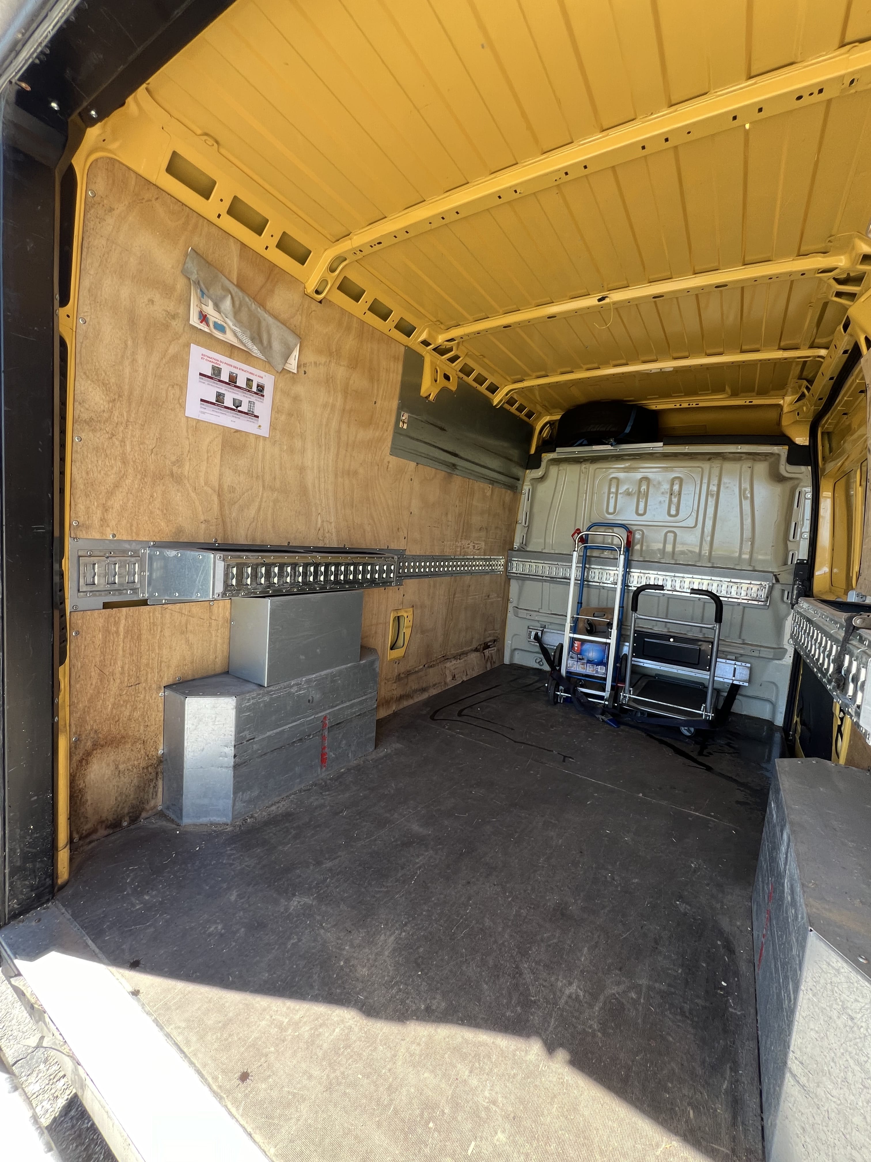 Fiat Ducato avec Hayon / 2 Diables, Sangles et Chariot plateforme