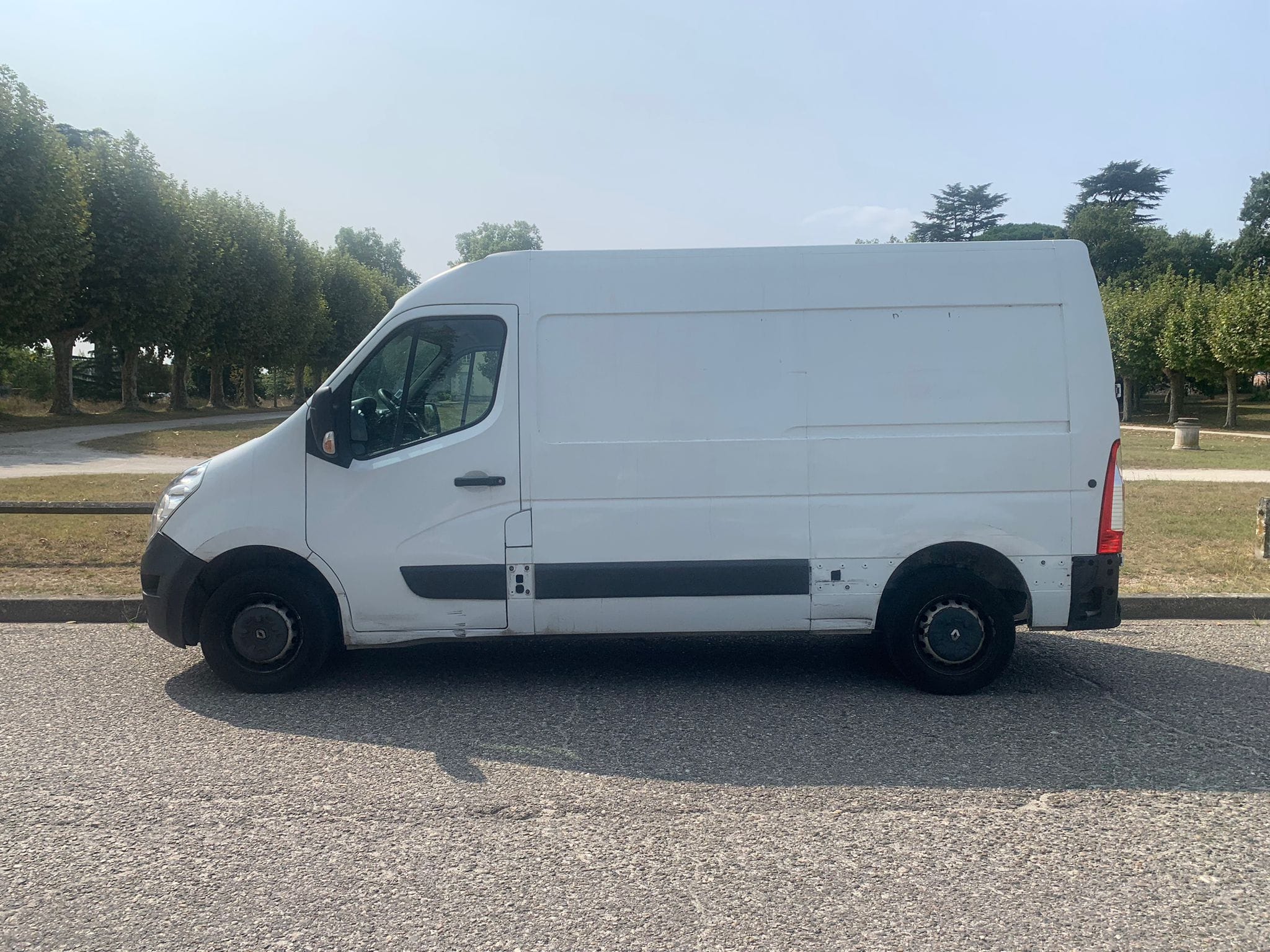 Renault Master EE37