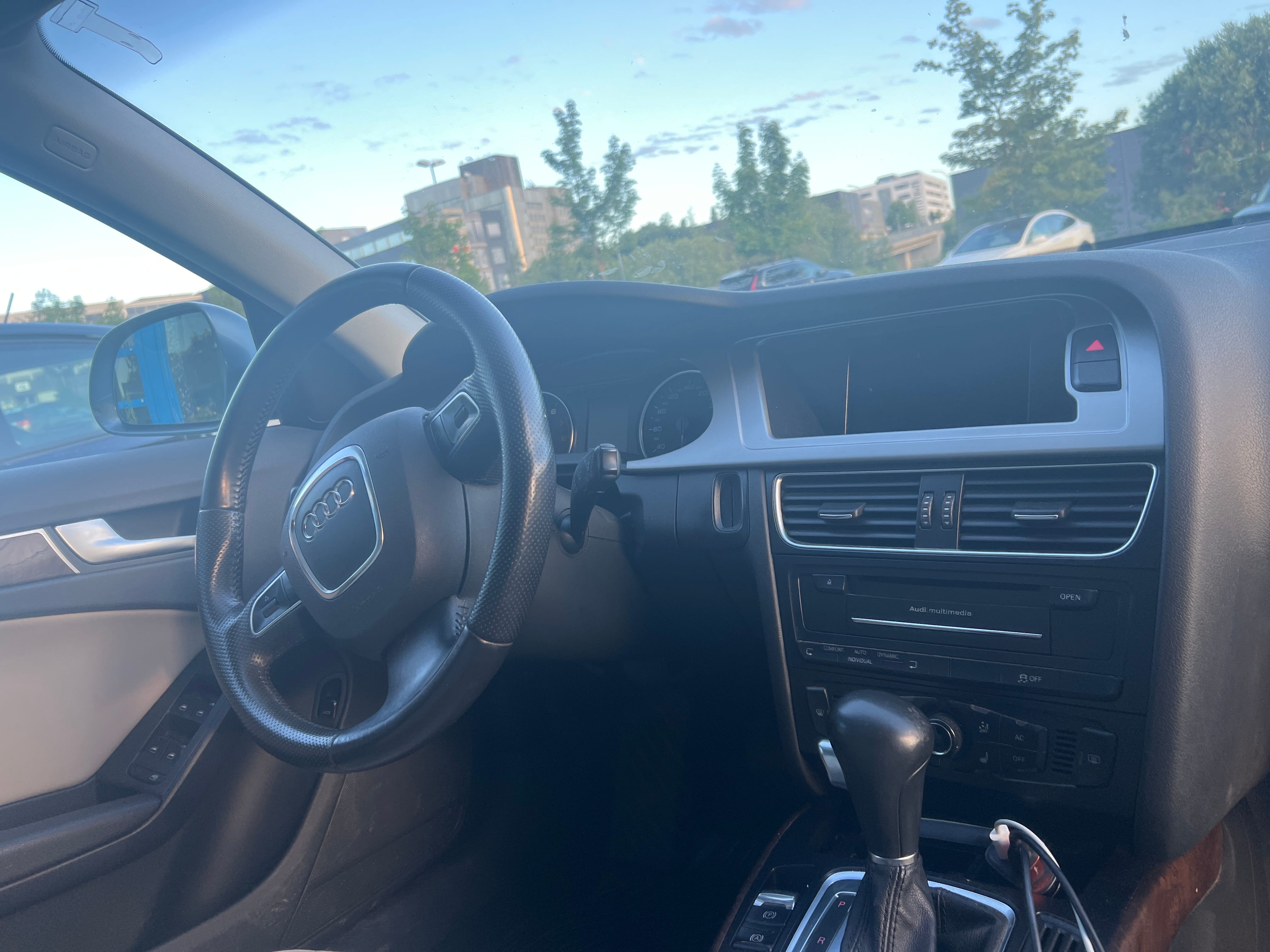 Audi A4 2.0T Quattro med Cruisekontroll