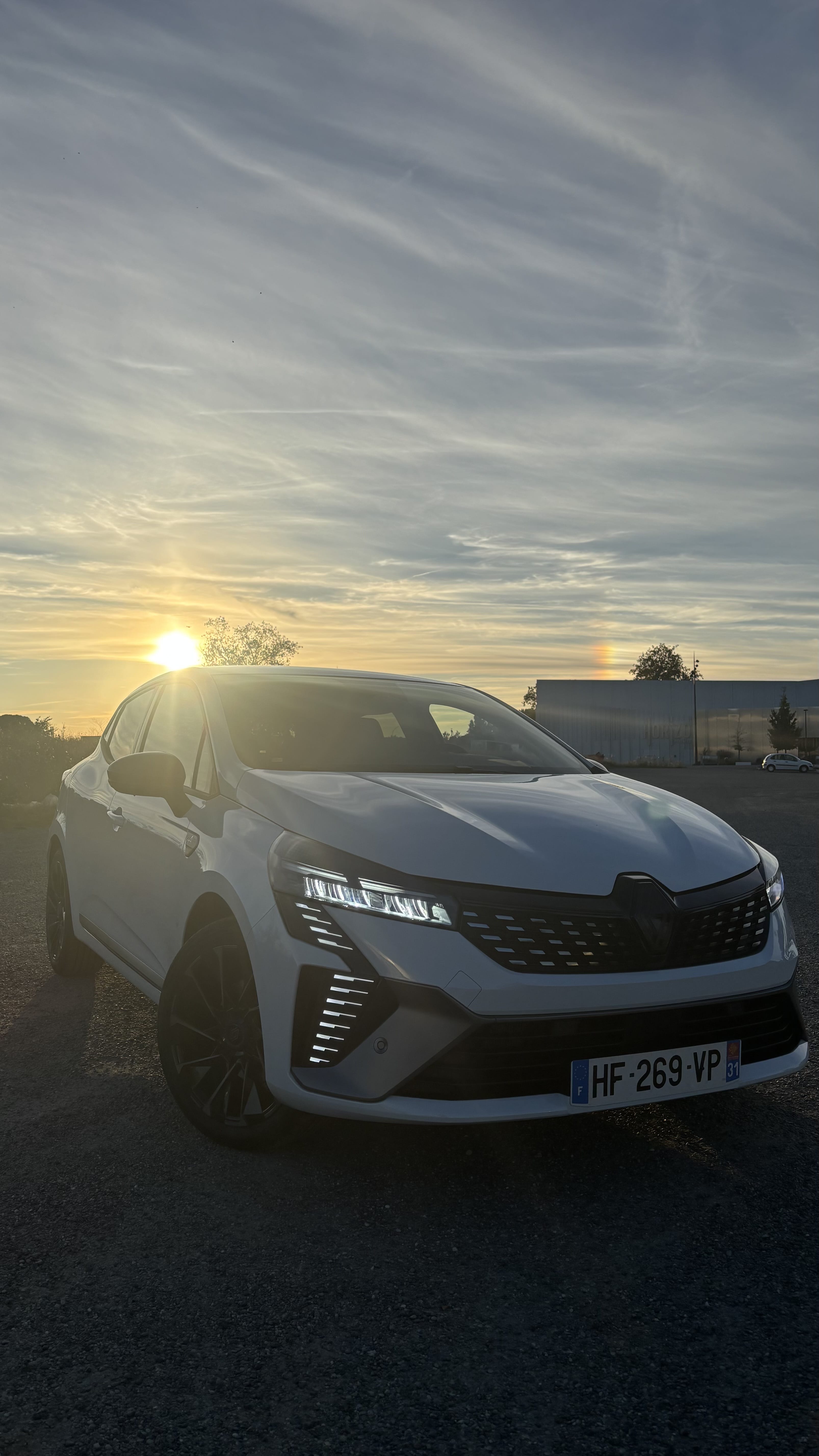 Renault Clio E-tech, 2025, Essence 98 / Électrique (hybride), automatique