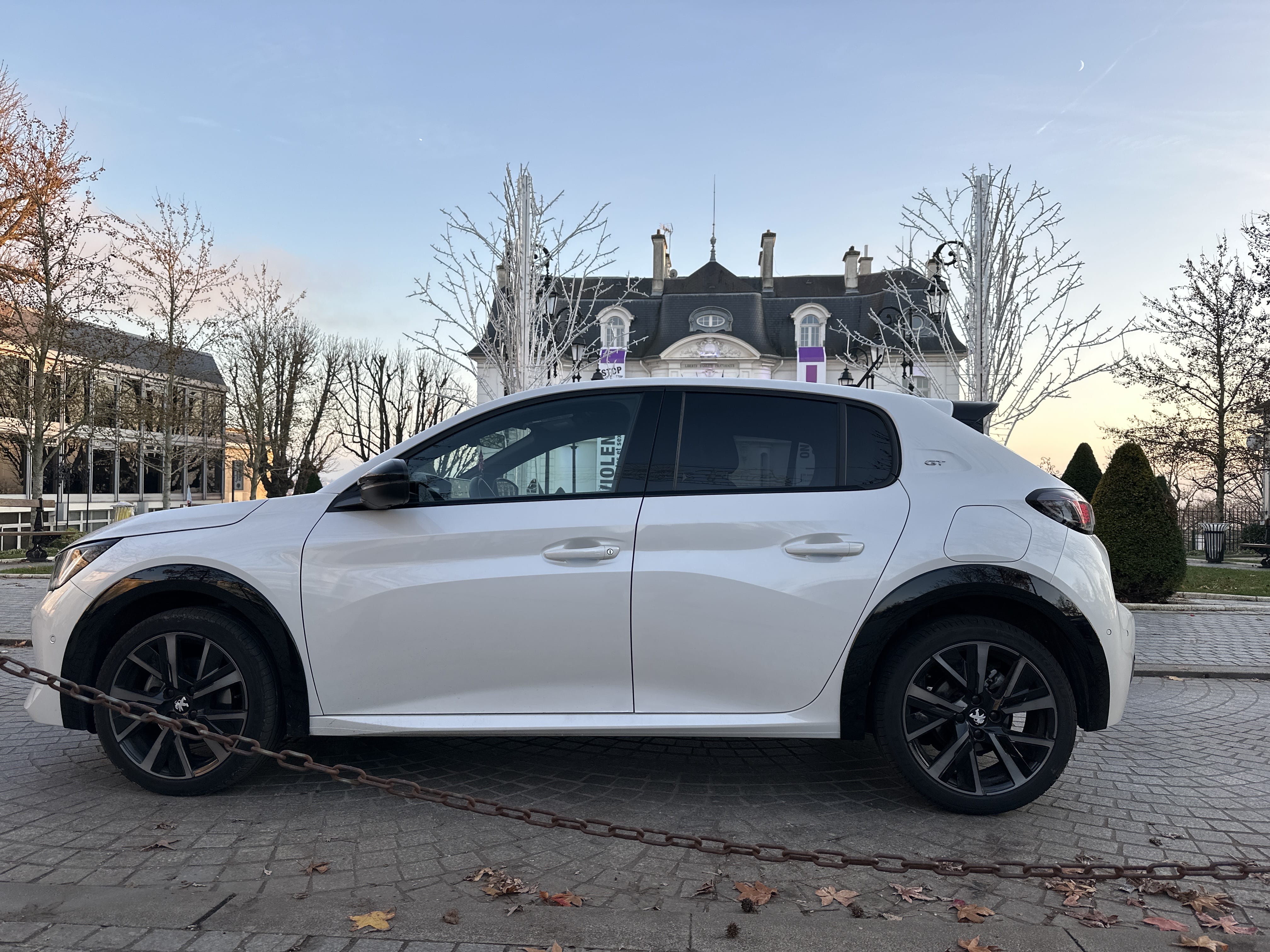Peugeot 208 GTI avec Climatisation