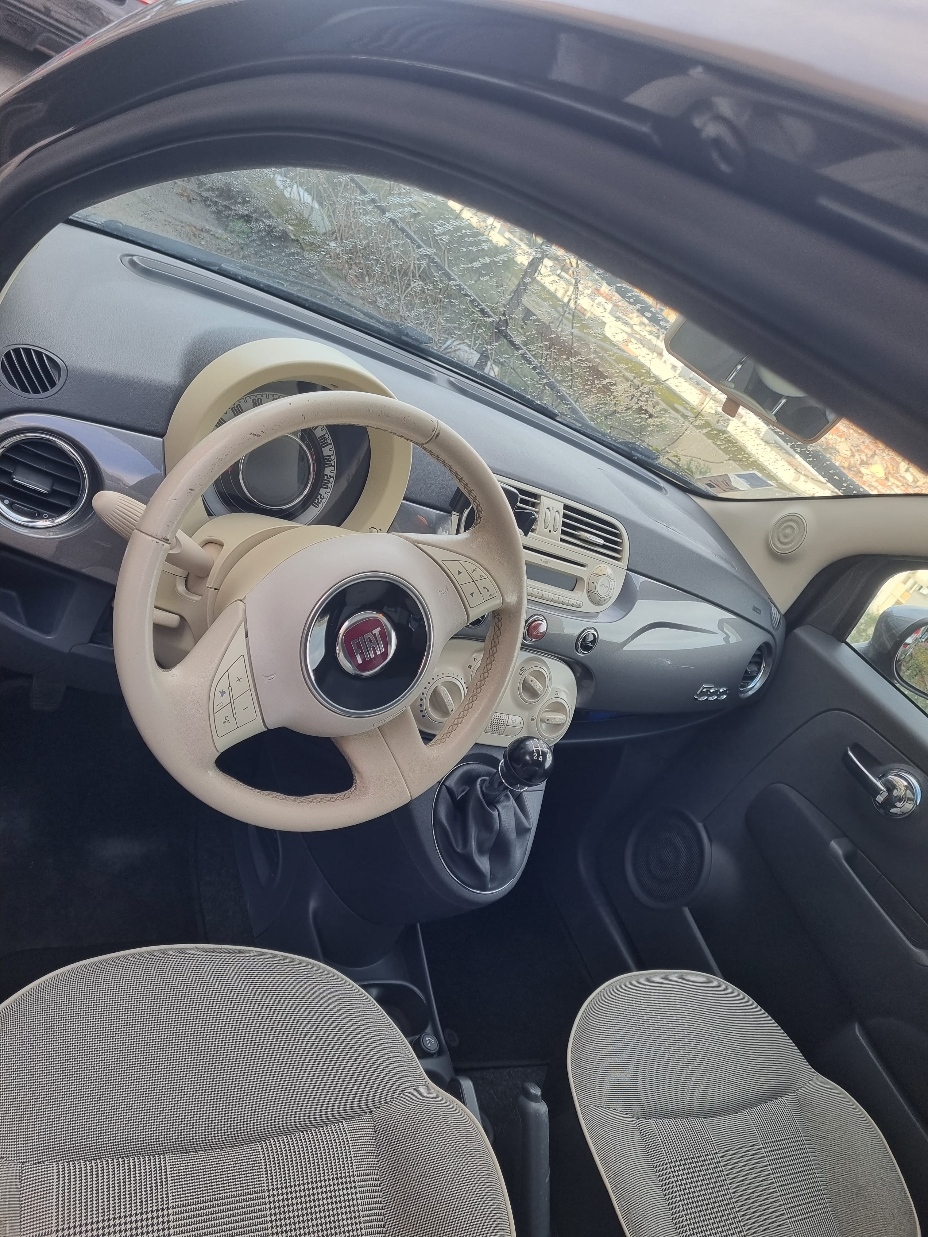 Fiat 500 Toit panoramique, Clim, Bluetooth, USB, super 95 avec Audio Bluetooth