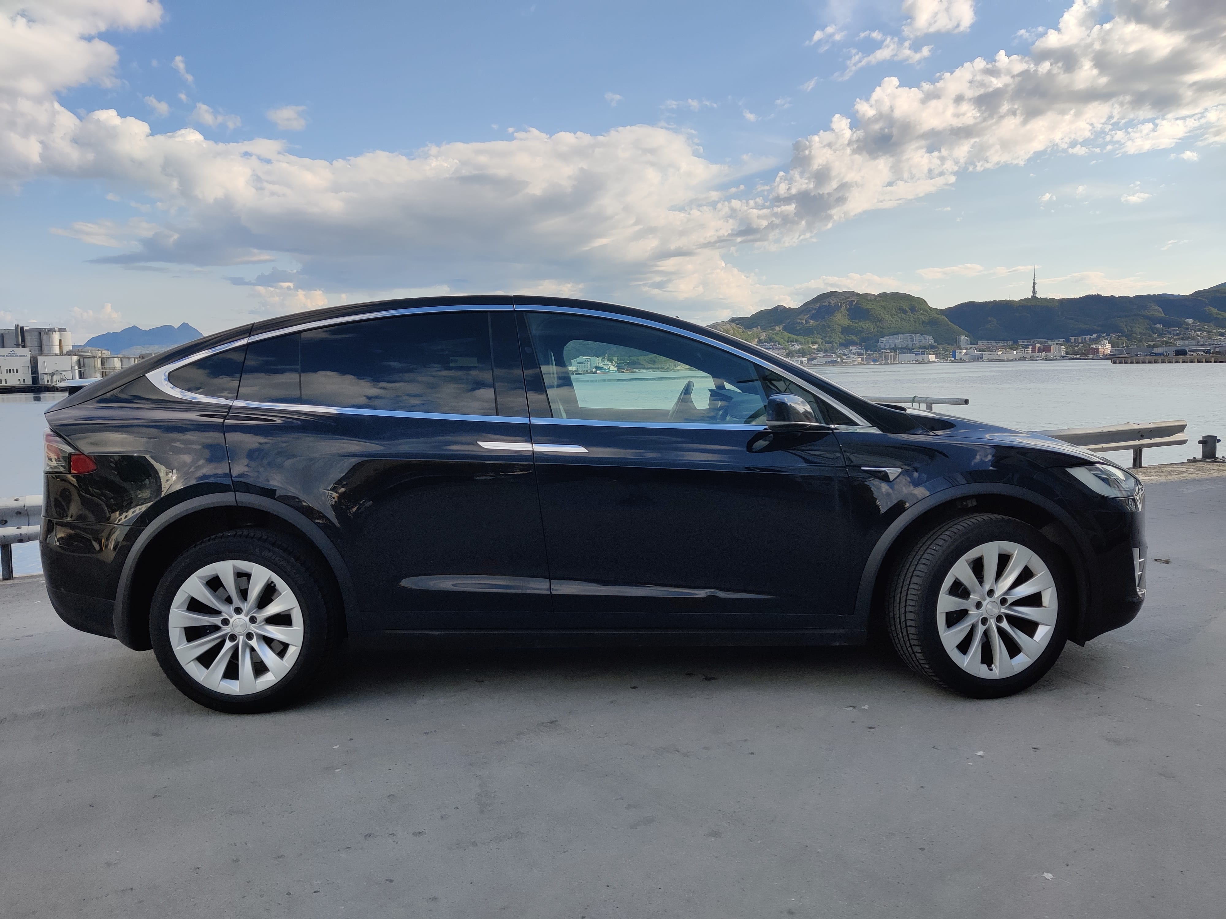 Tesla Model X 100 med Aircondition