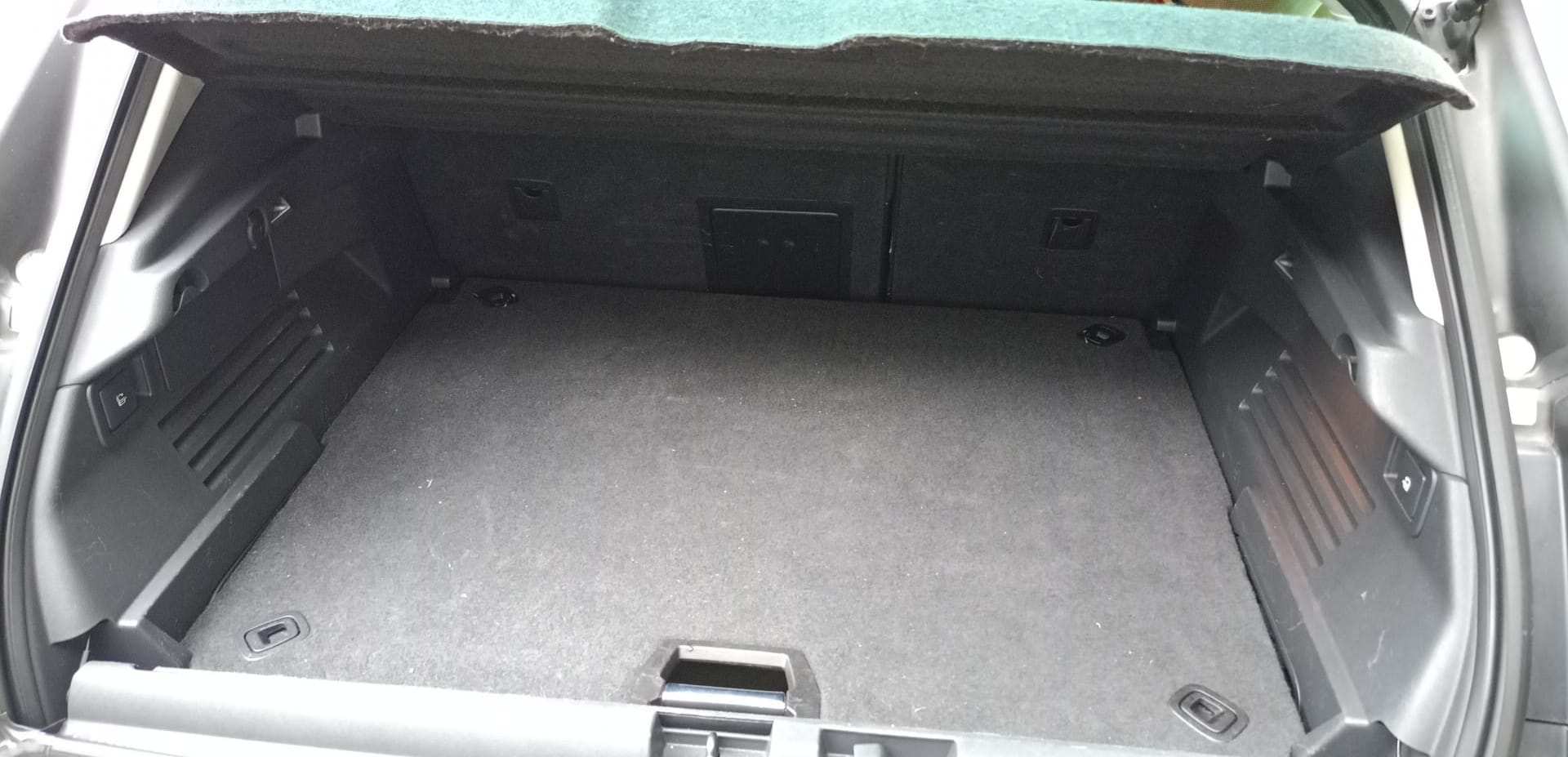 Peugeot 3008 avec Entrée audio / iPod