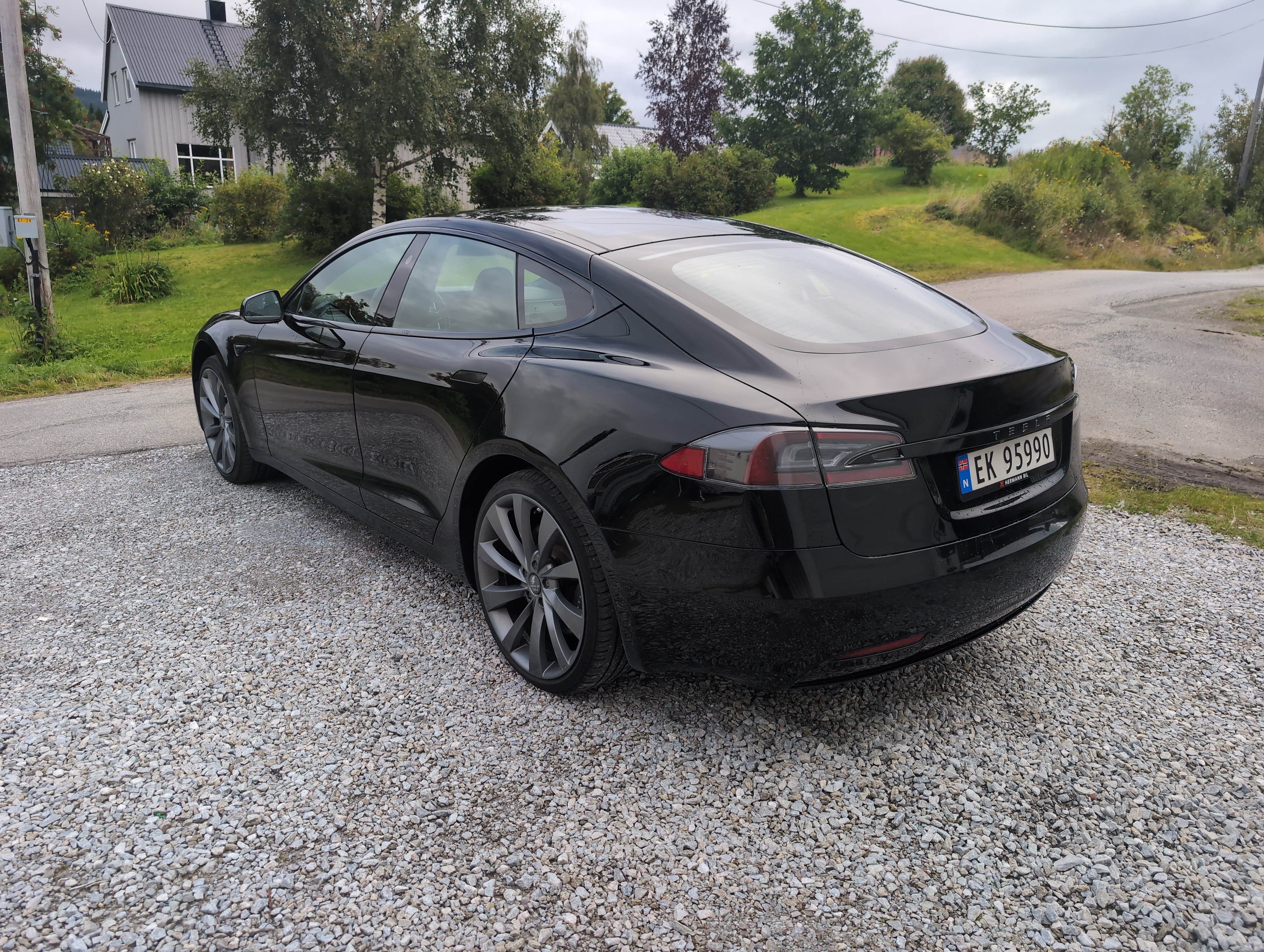 Tesla Model S P100D med GPS