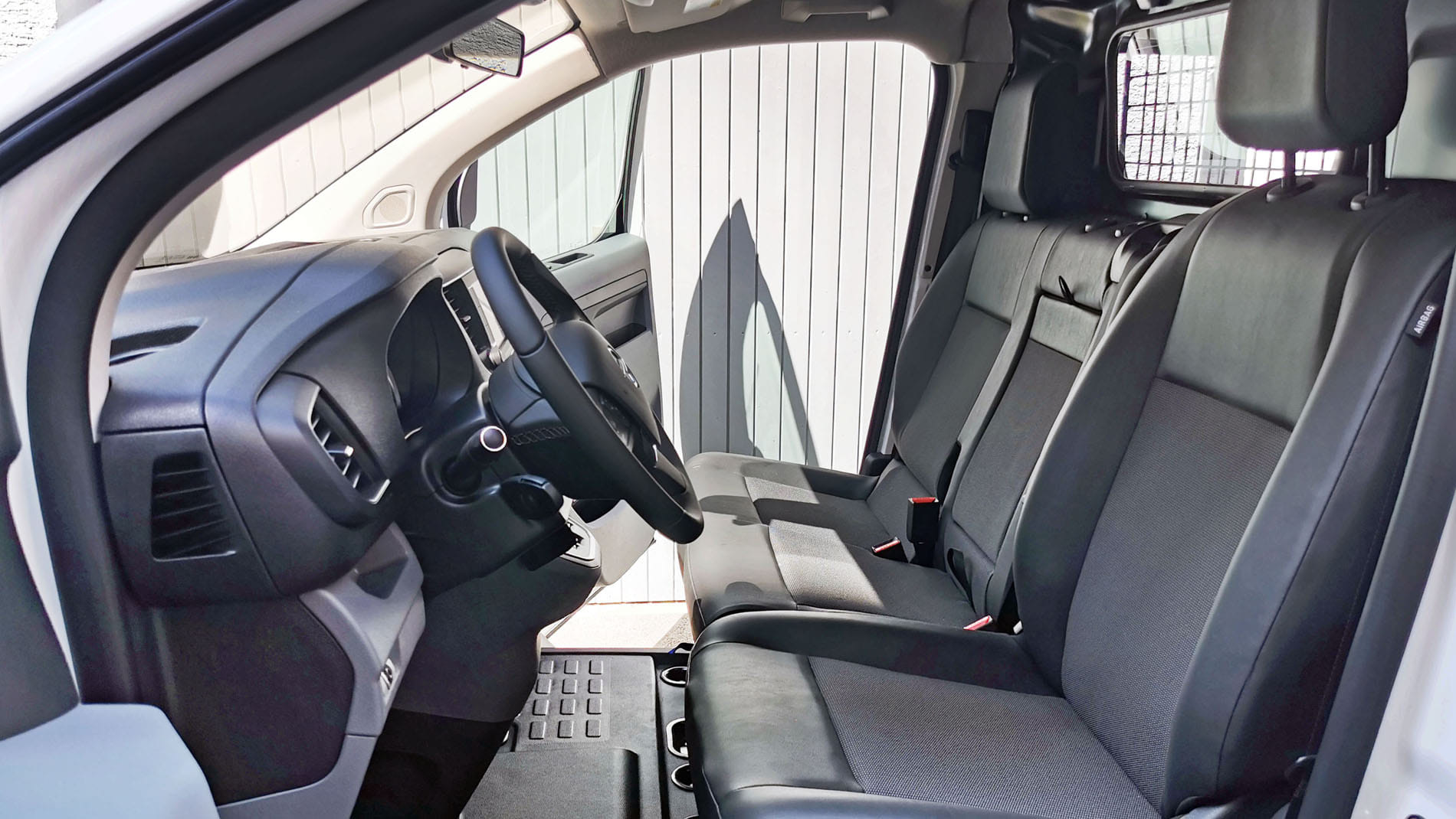 Opel Vivaro mit Bluetooth-Audio