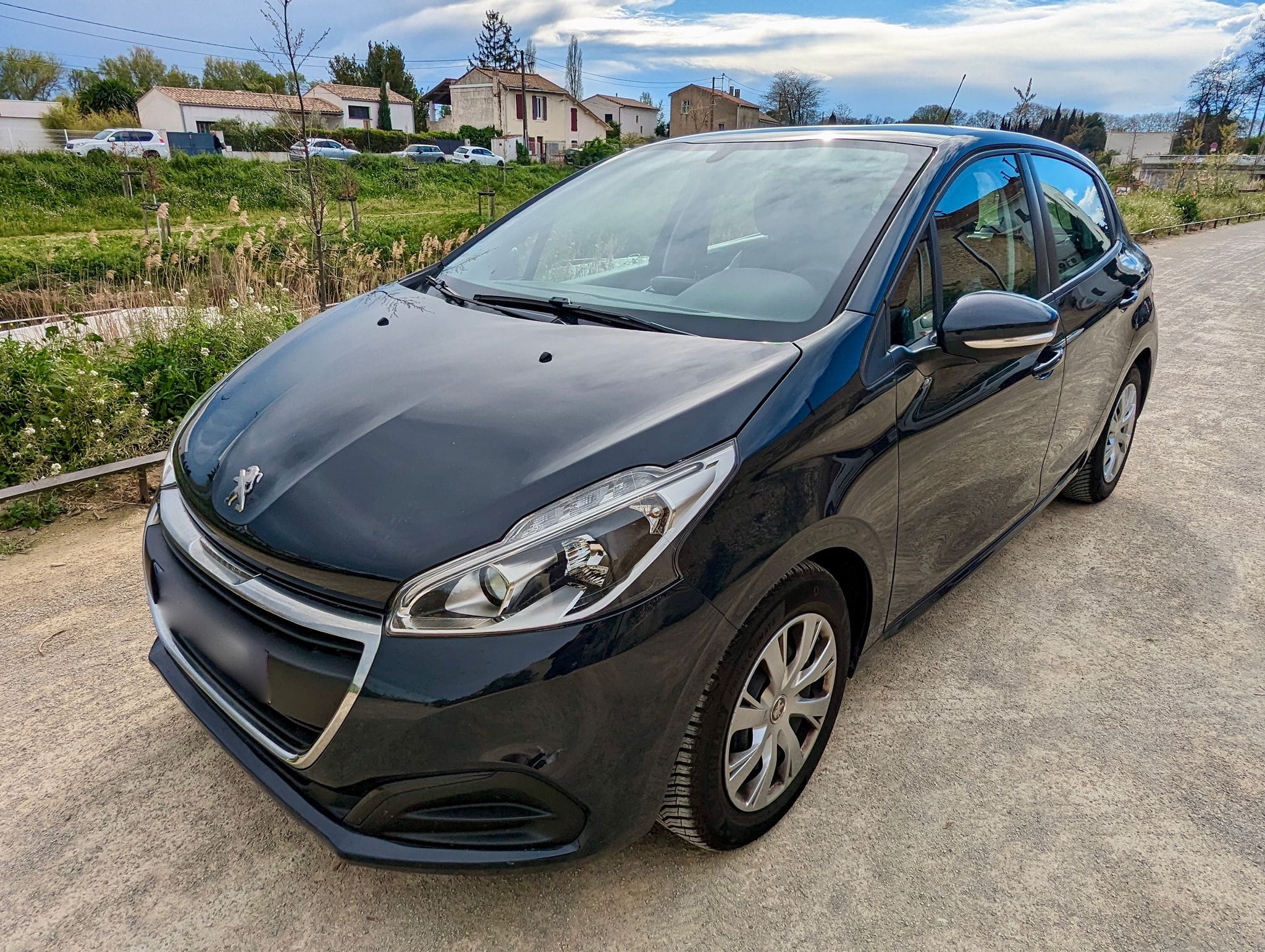 Peugeot 208 1.2 HDI, 2019, Essence 98