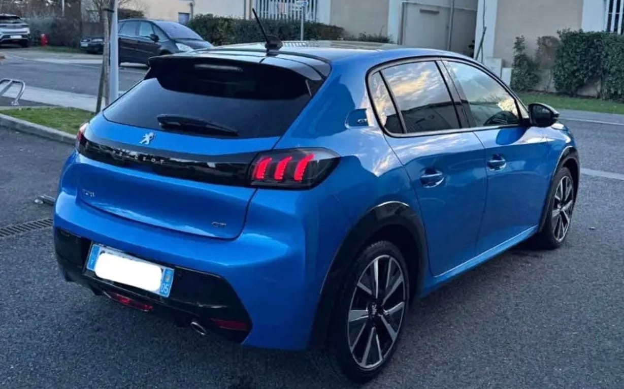 Peugeot e-208 Allure avec GPS