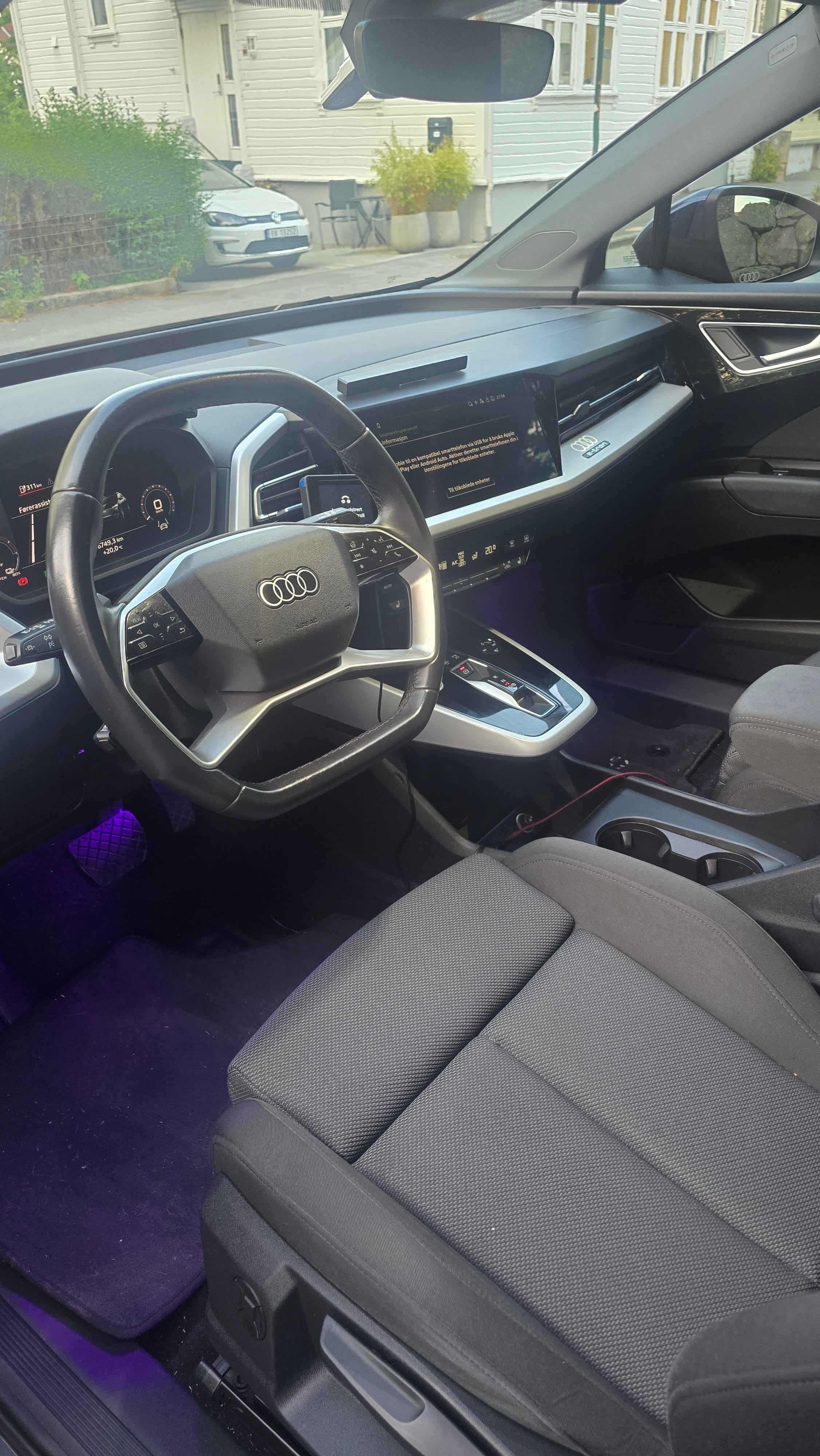 Audi Q4 50 e-tron quattro (AWD) med GPS