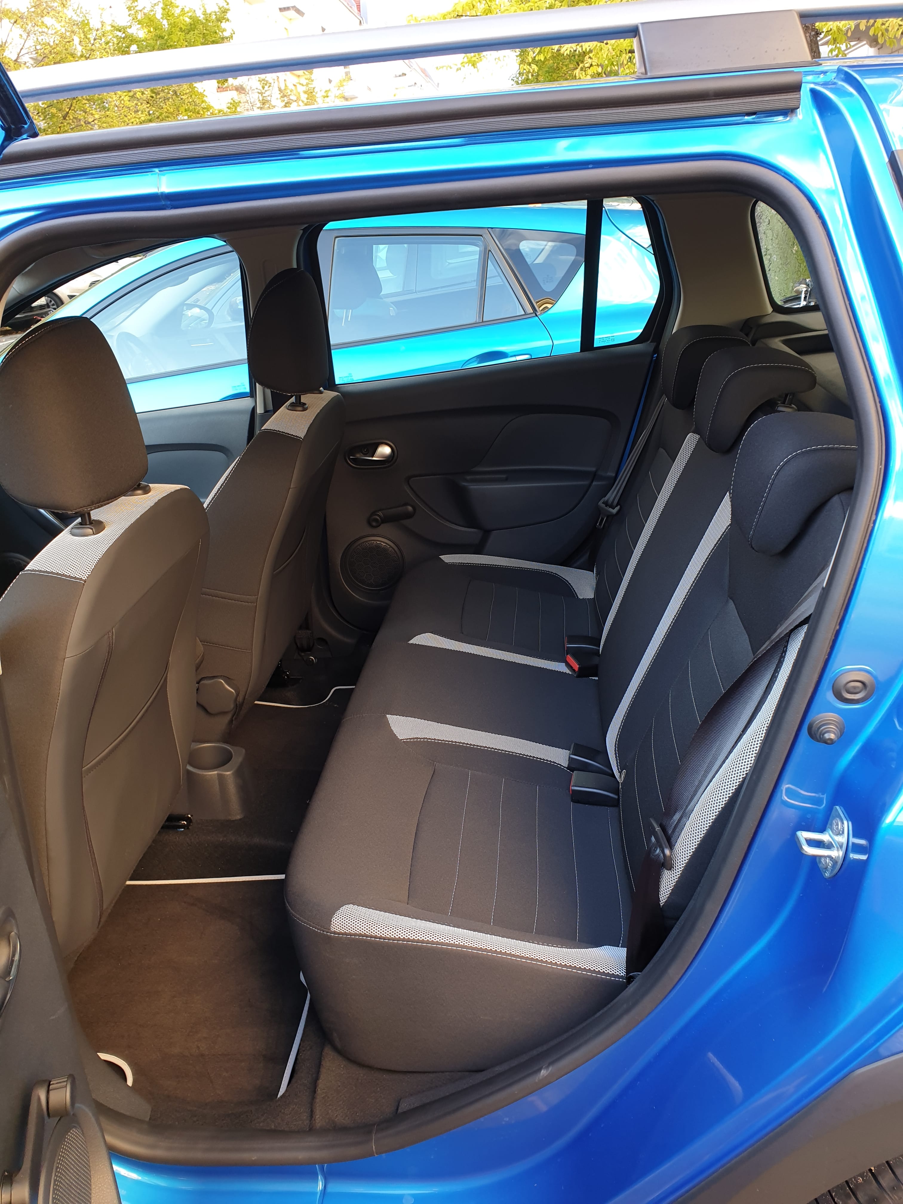 Dacia Logan MCV with Bluetooth audio