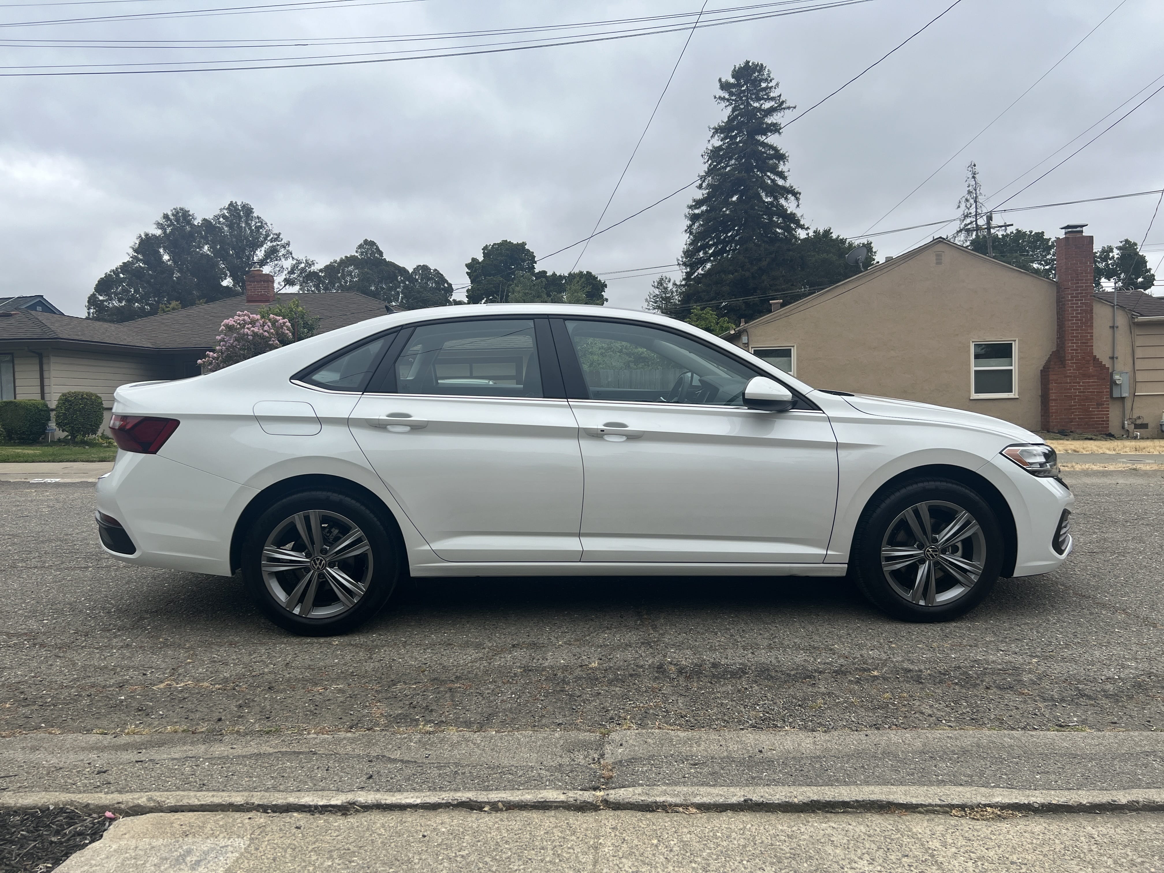 Volkswagen Jetta SE with Air conditioning