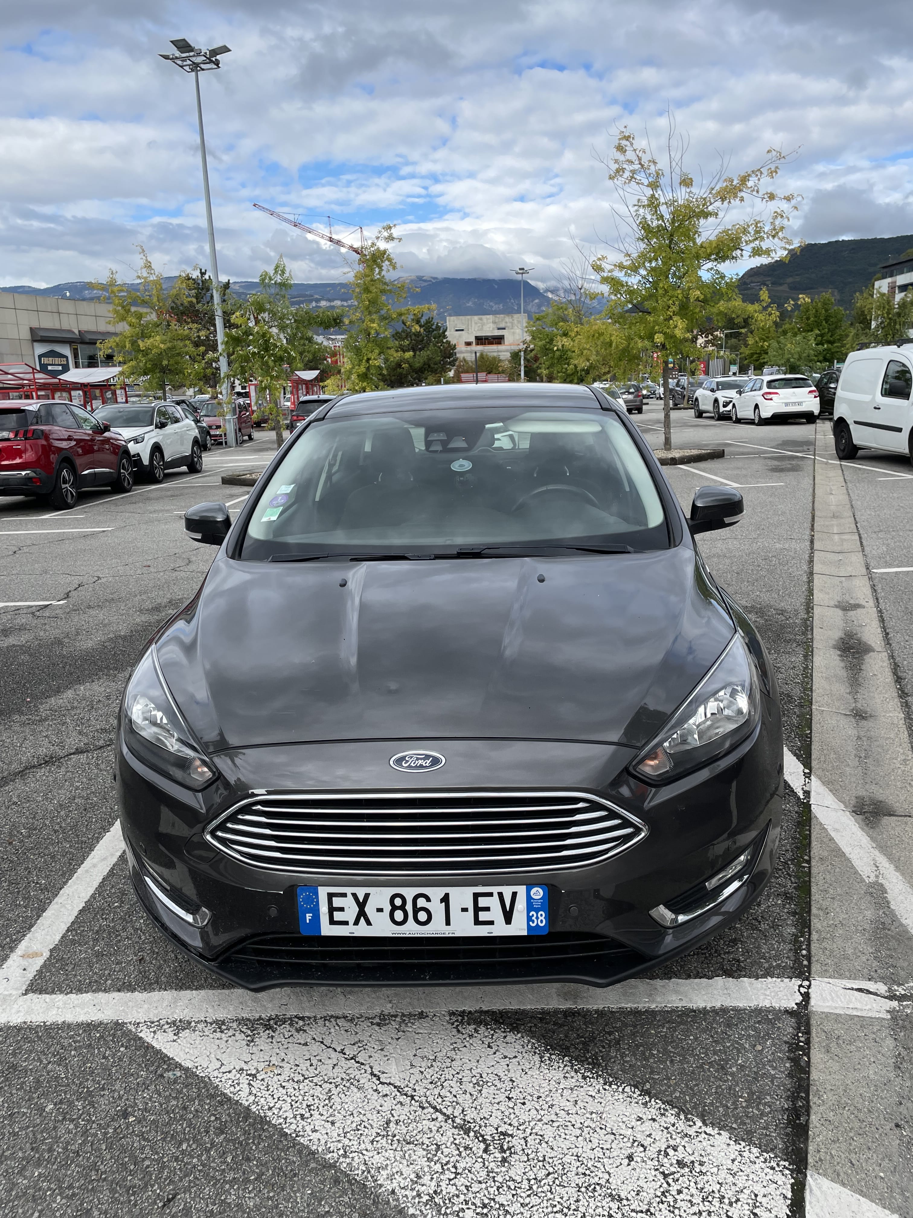 Ford Focus avec Entrée audio / iPod