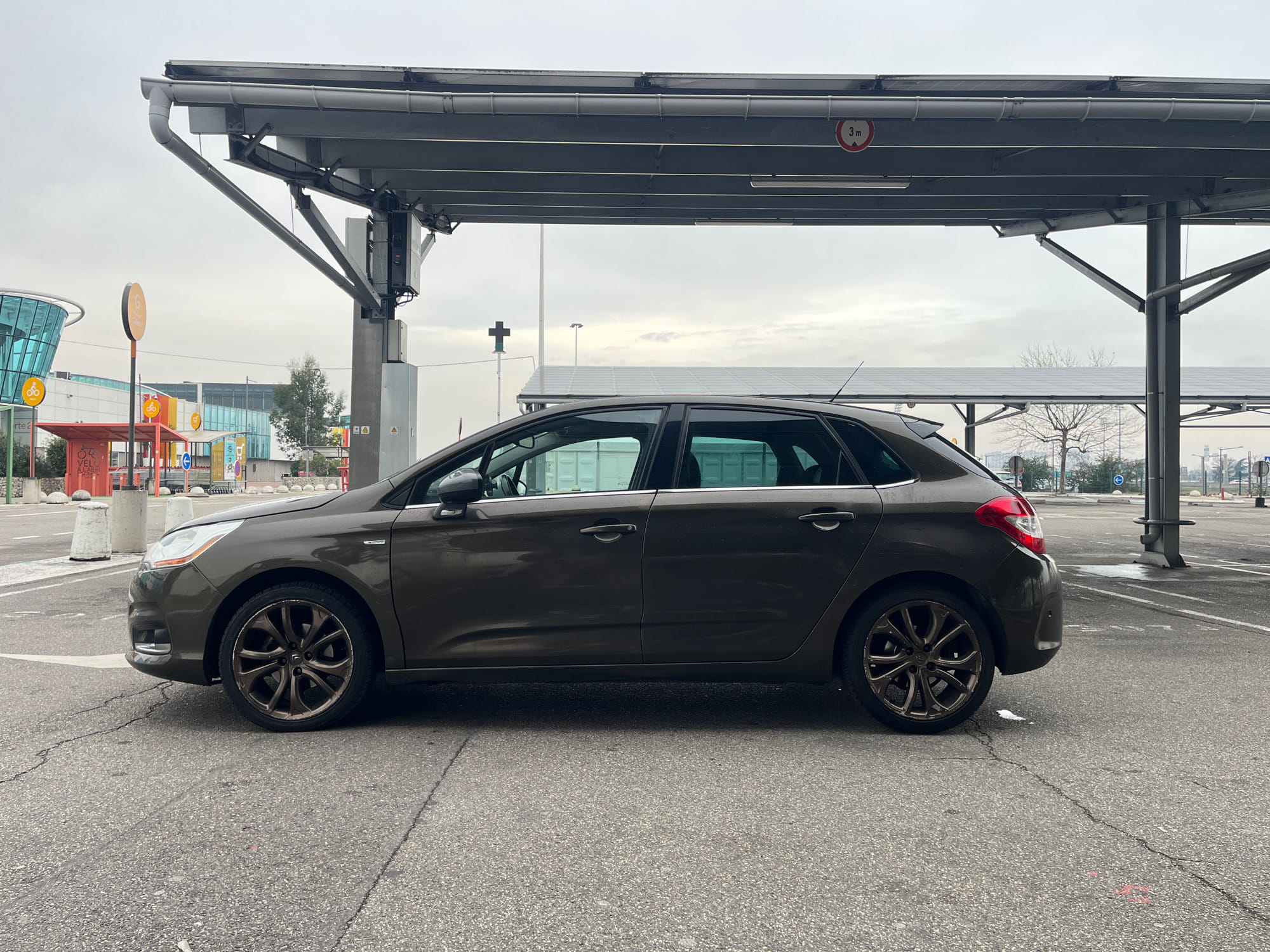 Citroen C4 with Air conditioning