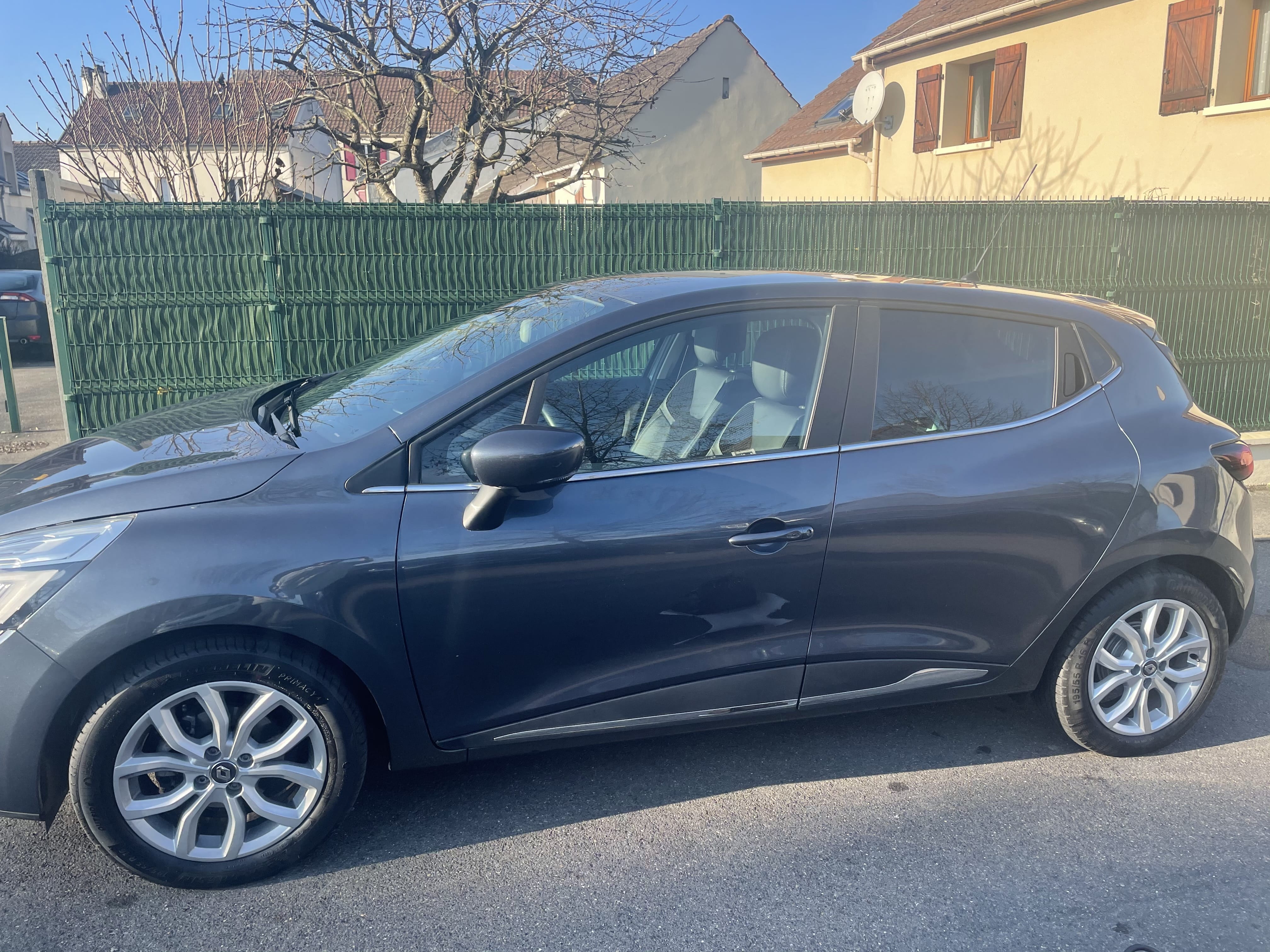 Renault Clio avec Climatisation