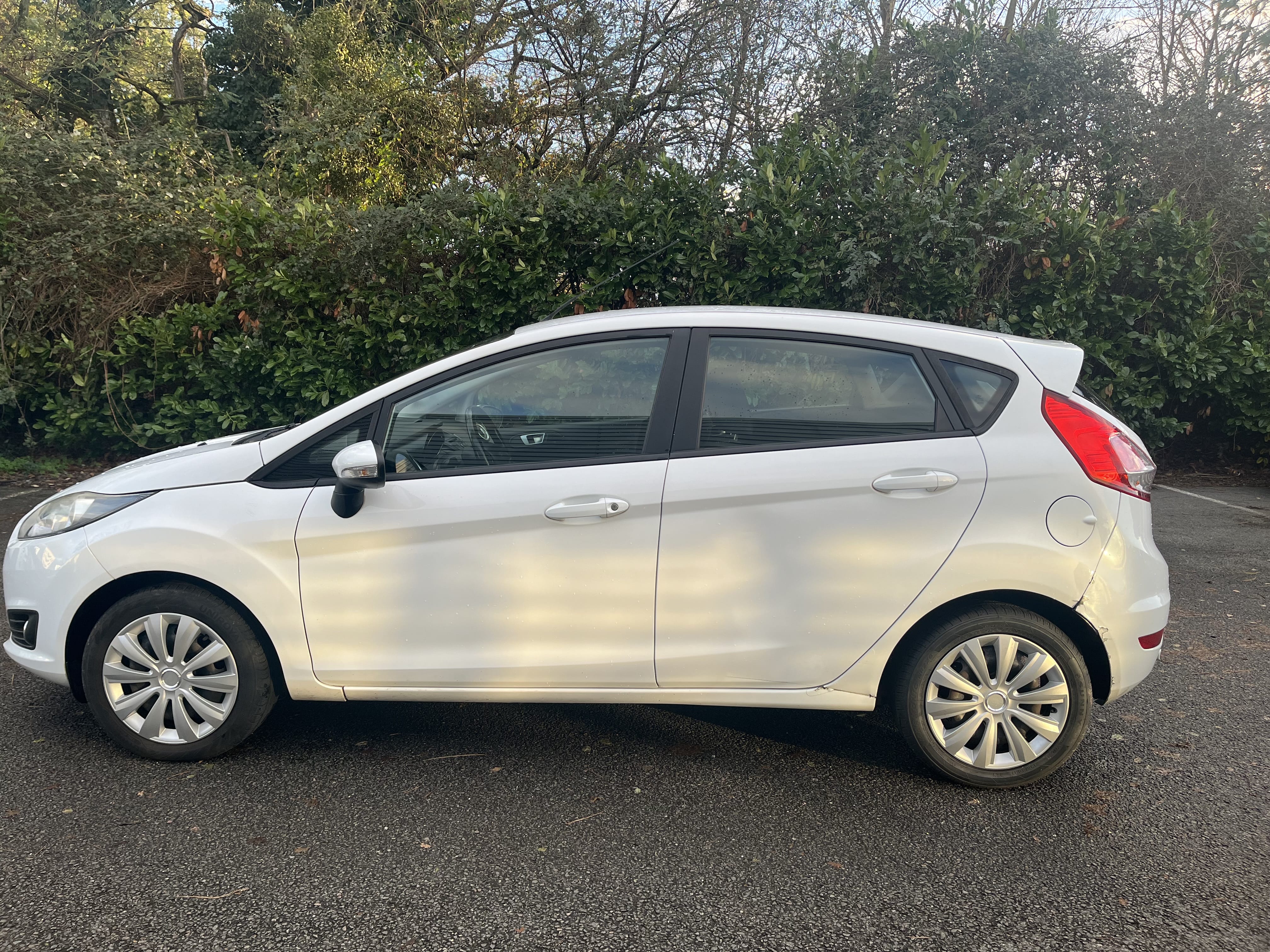 Ford Fiesta avec Climatisation