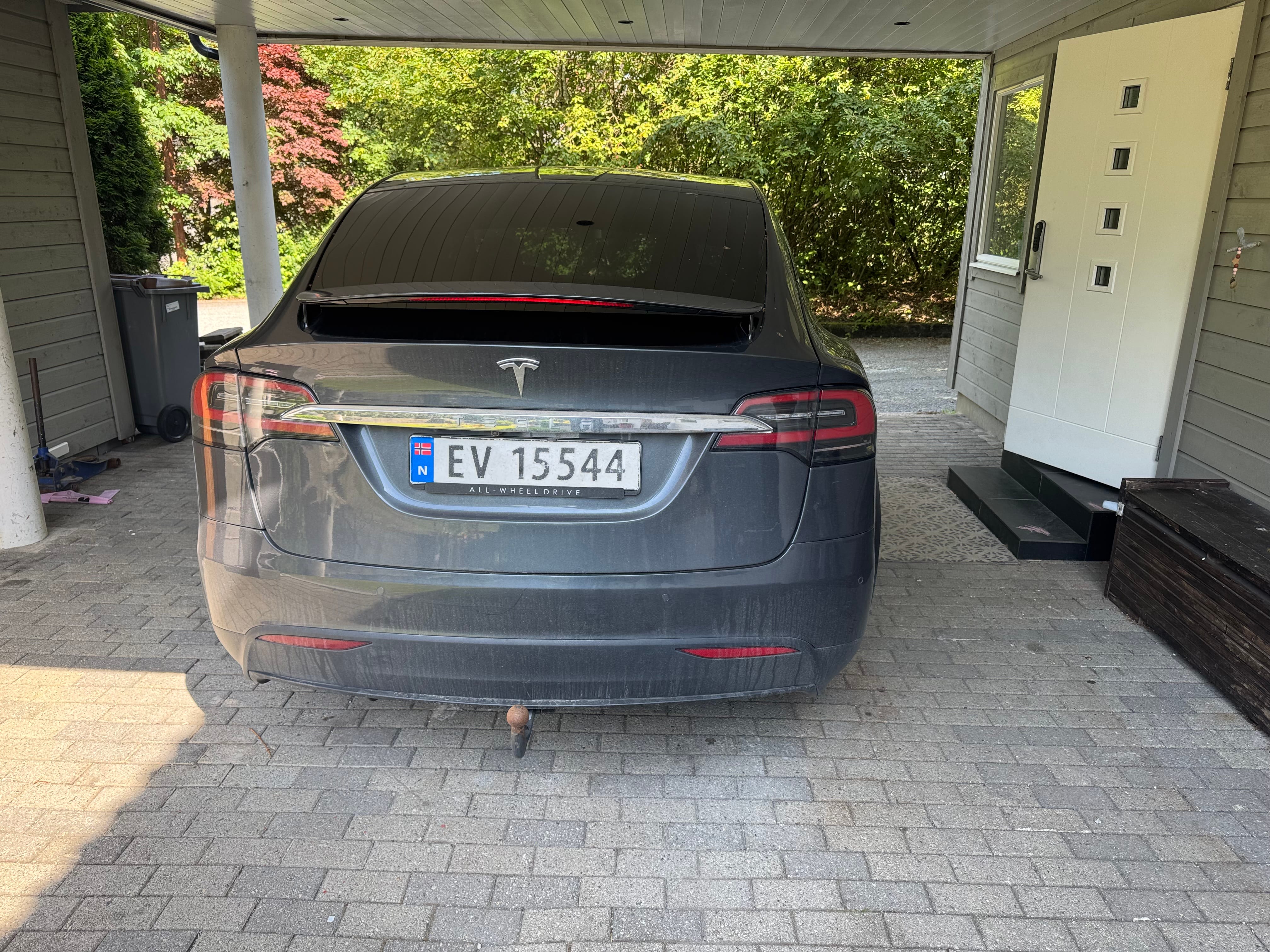 Tesla Model X 75D med Aircondition