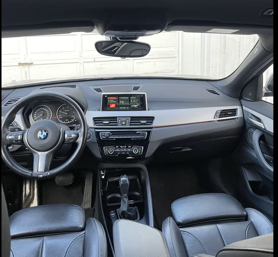 BMW X1 xDrive18d met Cruise control