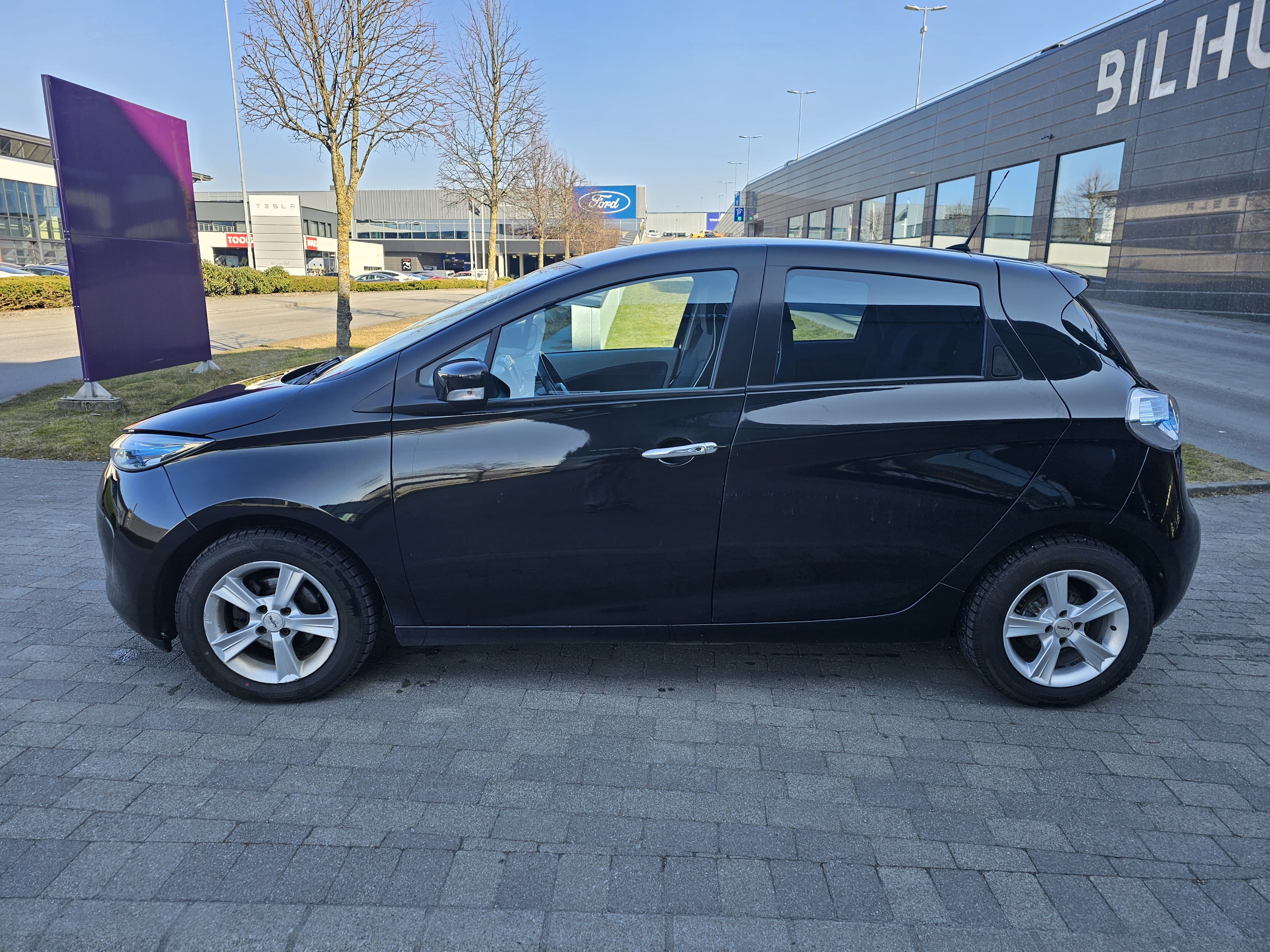 Renault ZOE Q210 – Best for City & Short Trips med Aircondition