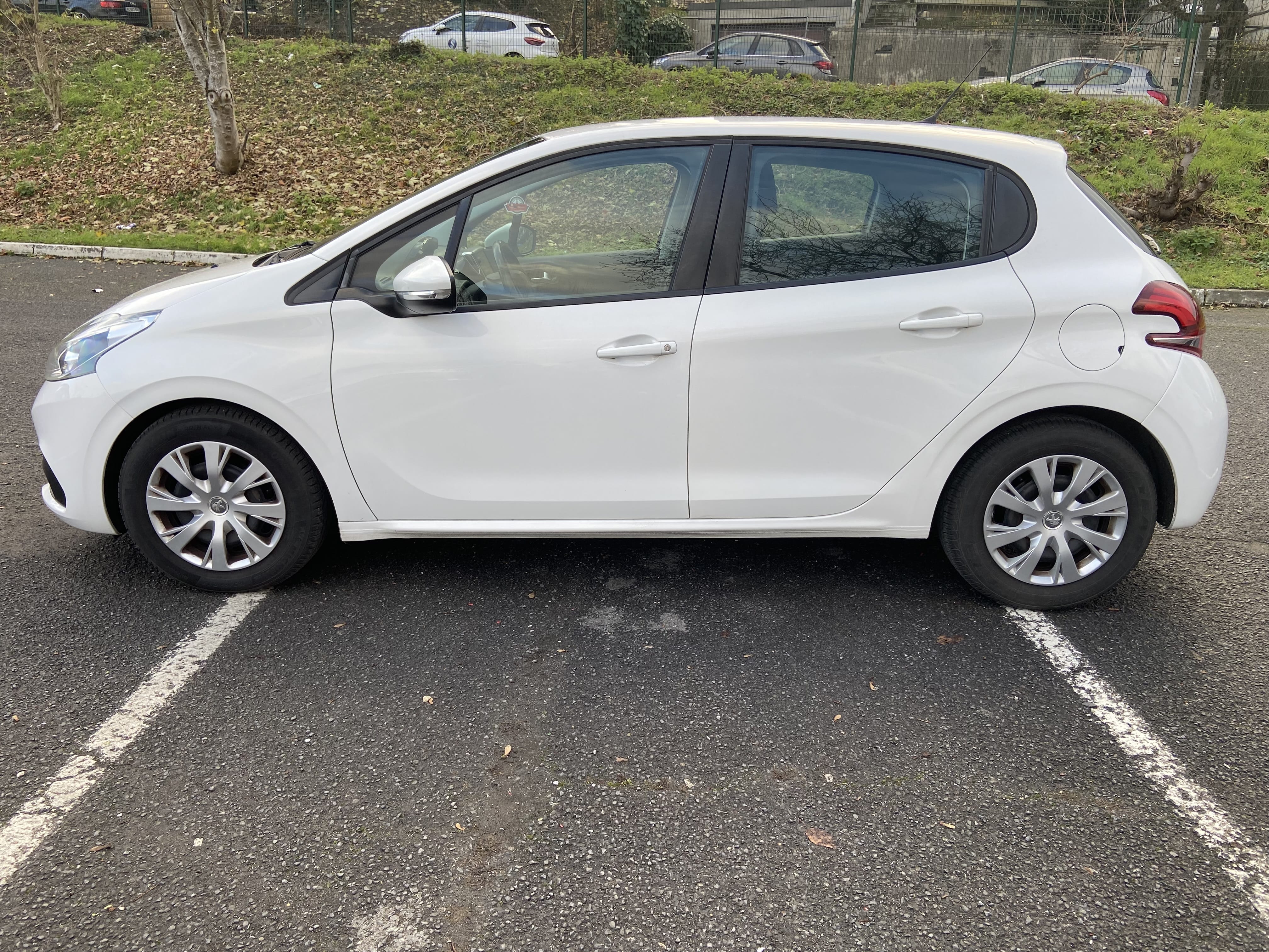 Peugeot 208 avec Climatisation