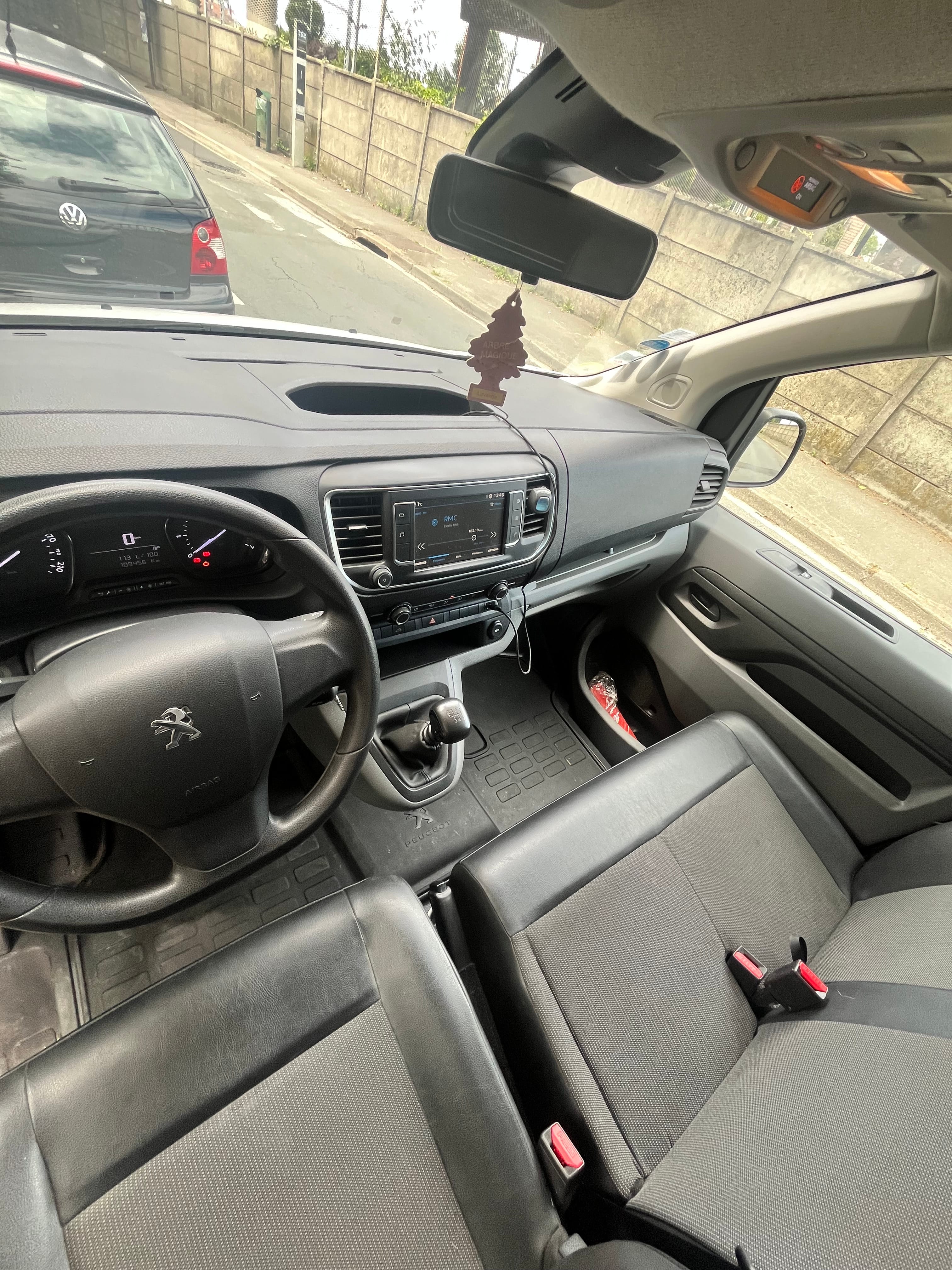 Peugeot Expert avec Apple CarPlay