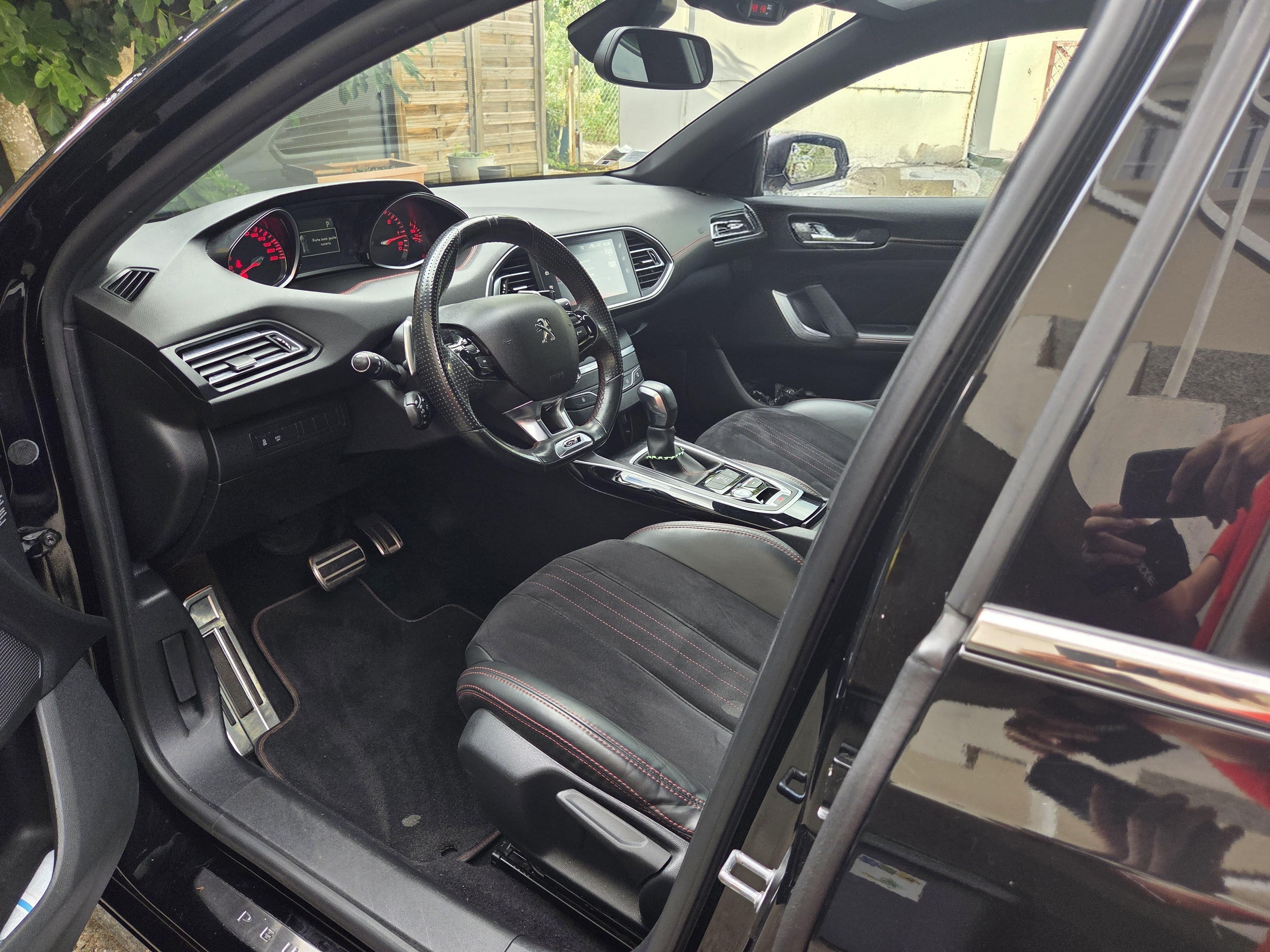 Peugeot 308 GT avec Entrée audio / iPod