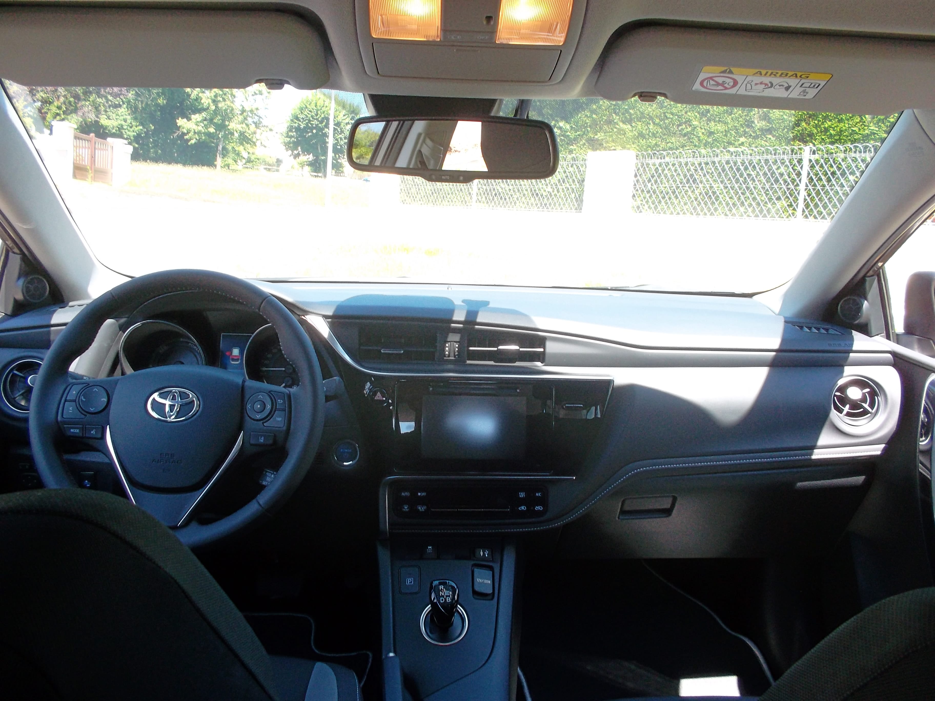 Toyota Auris Break (elect-ess)hybrid avec Entrée audio / iPod