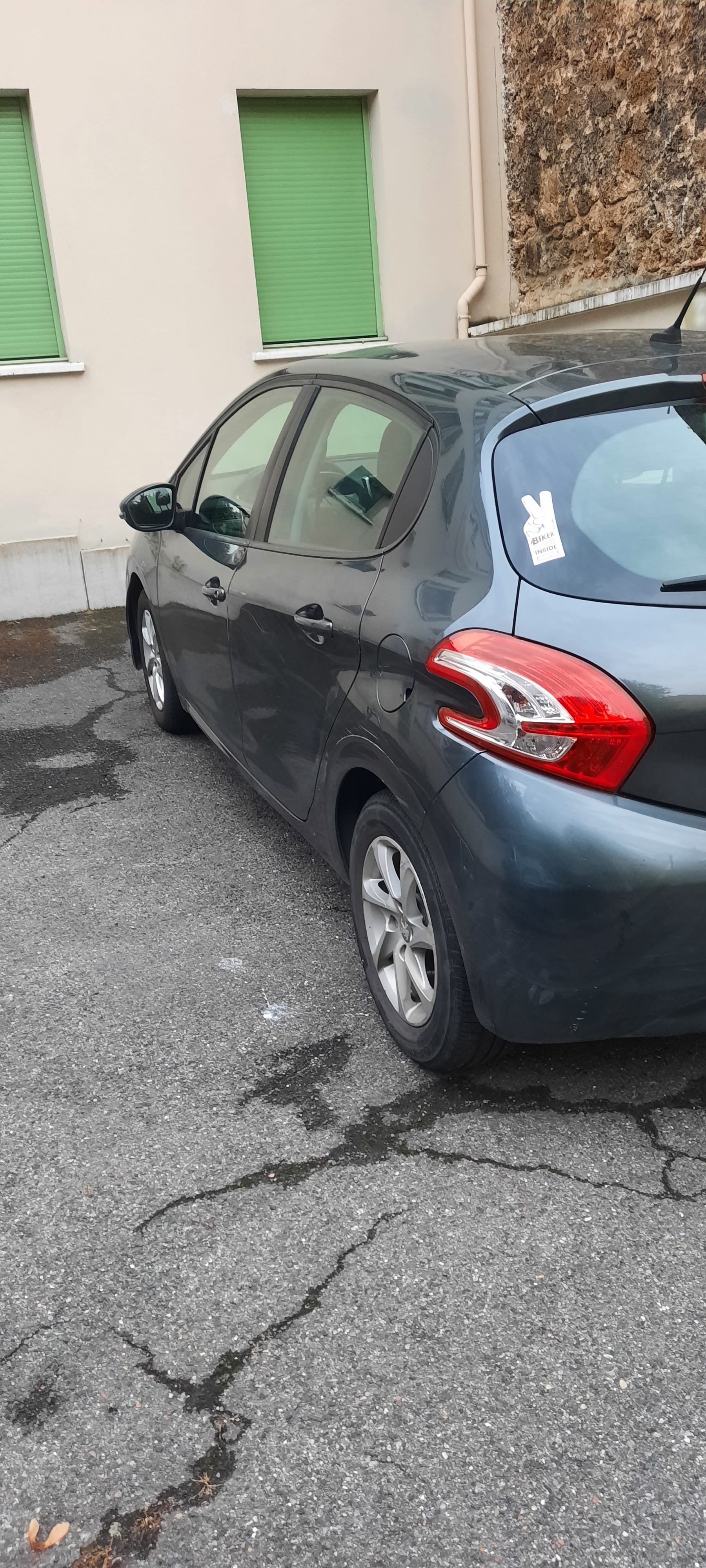 Peugeot 208 avec Siège bébé