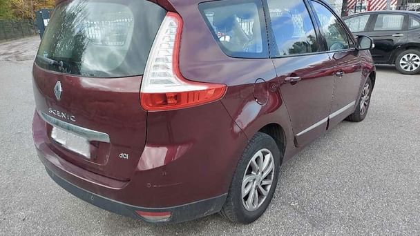 Renault Grand Scenic Louez le Renault Grand Scénic 7 Places – Spacieux, Confortable et Économique ! avec Régulateur de vitesse
