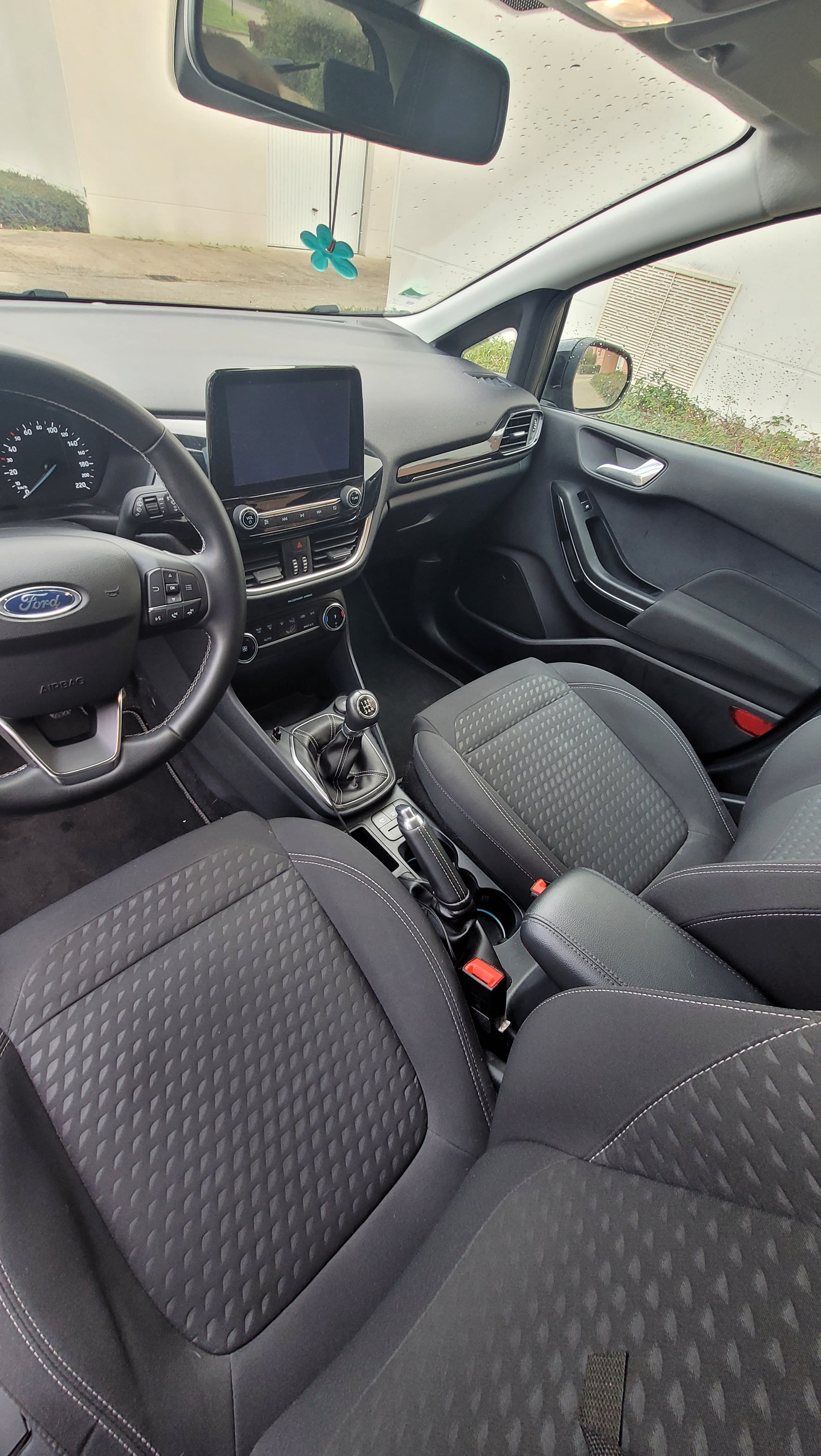Ford Fiesta Titanium avec Audio Bluetooth