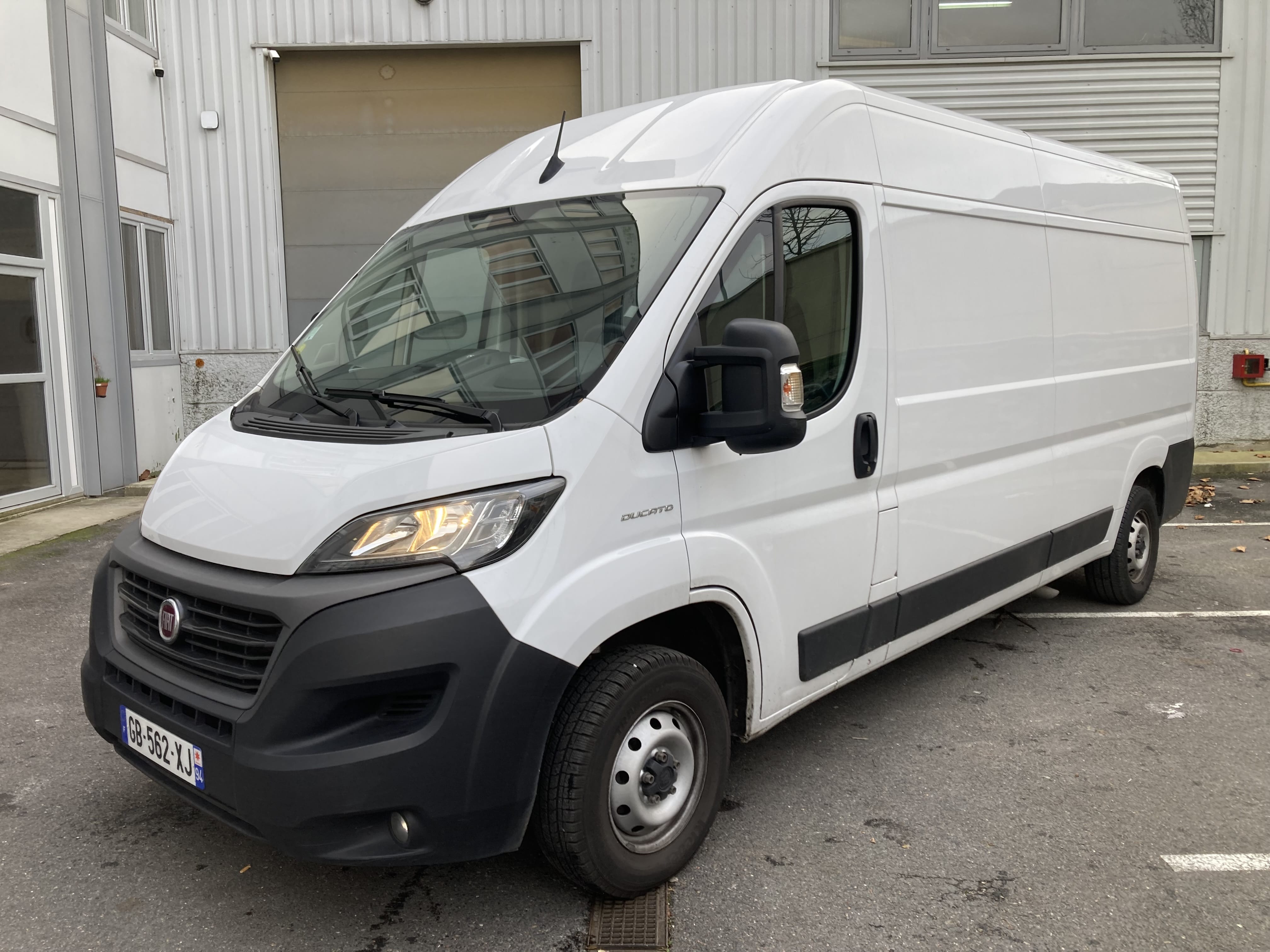 Fiat Ducato 140 ch 13 M3 + Diable avec Climatisation