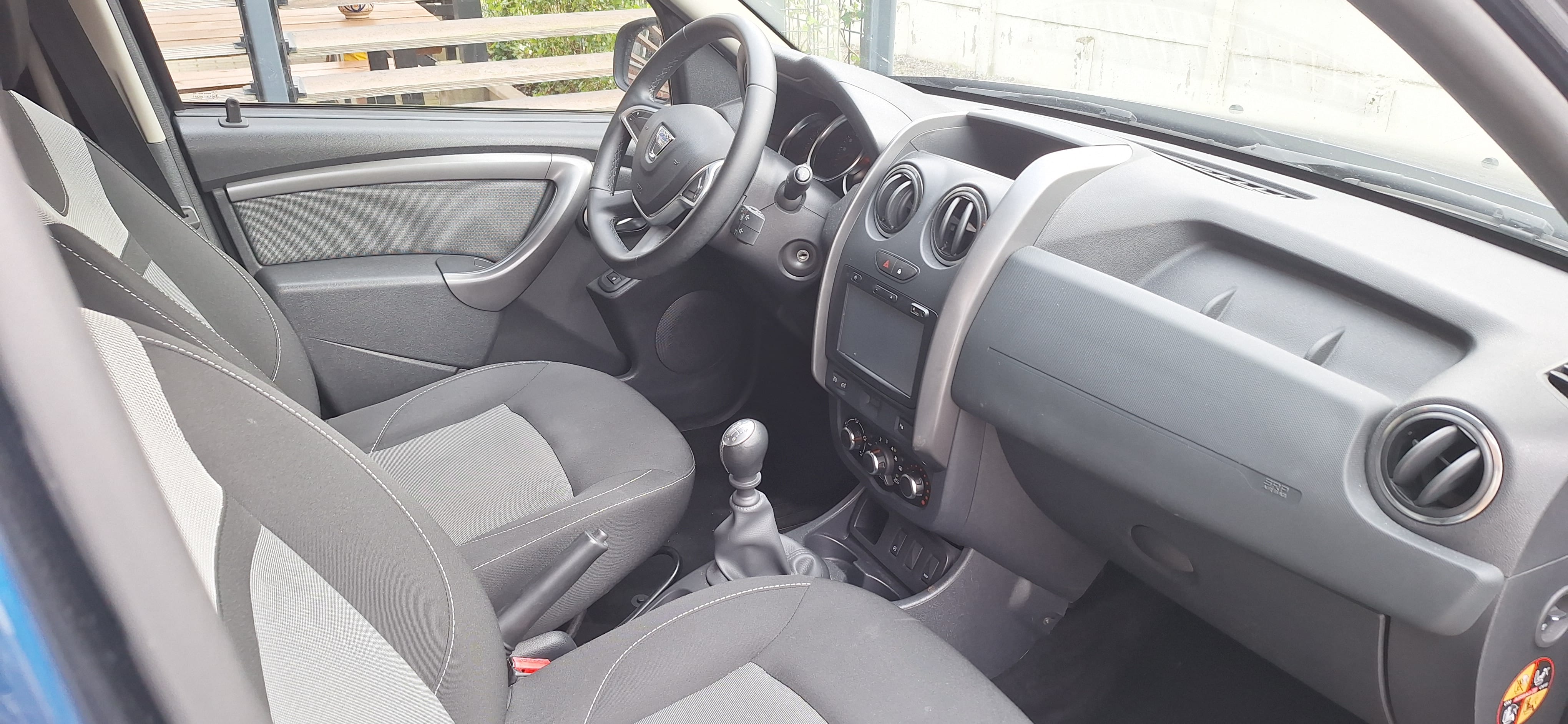 Dacia Duster avec Siège bébé