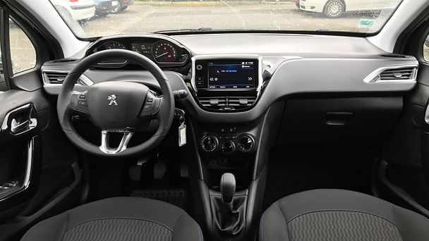 Peugeot 208 GPS USB Bluetooth (N) avec Régulateur de vitesse