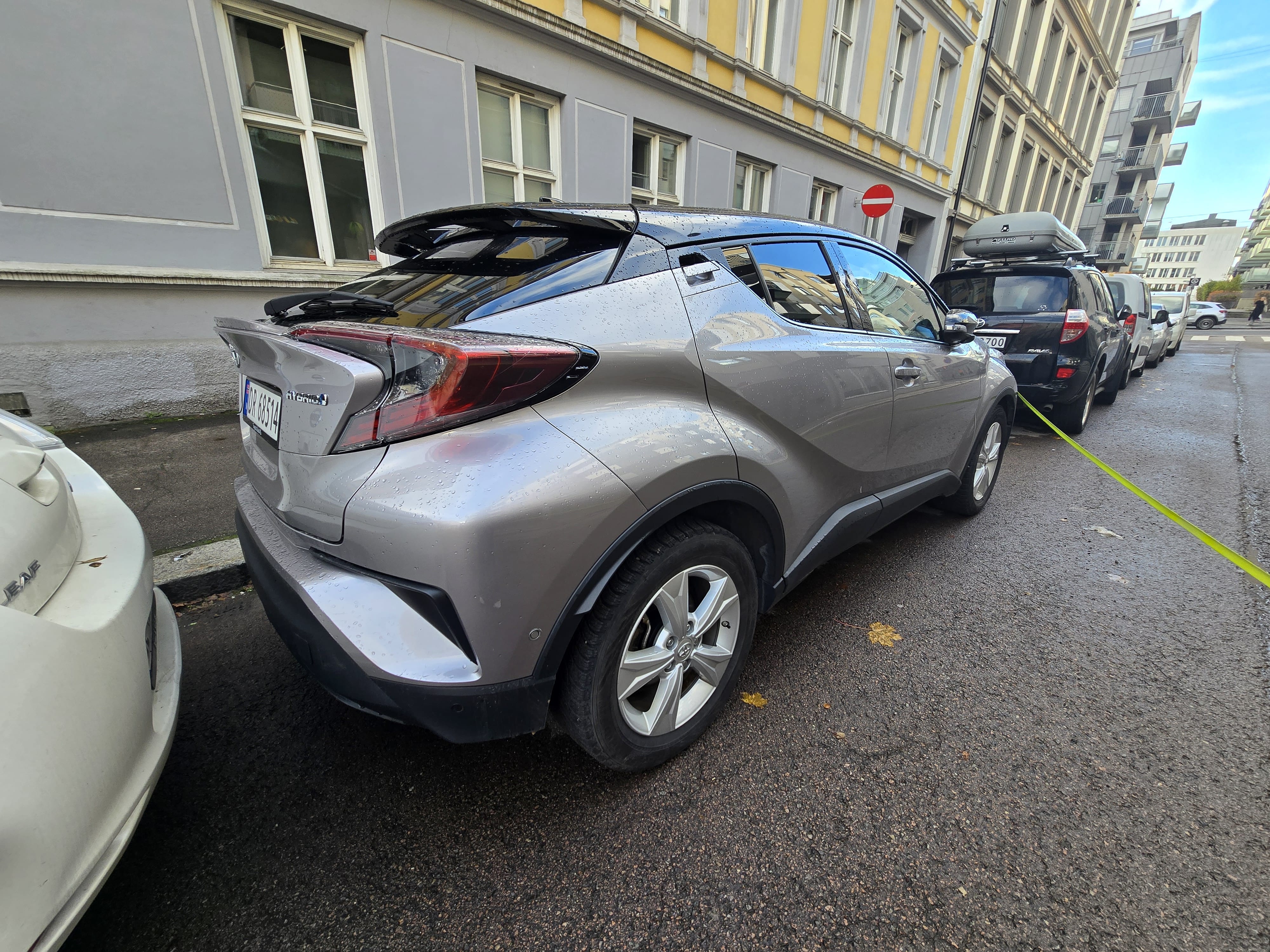 Toyota C-HR Hybrid med Cruisekontroll
