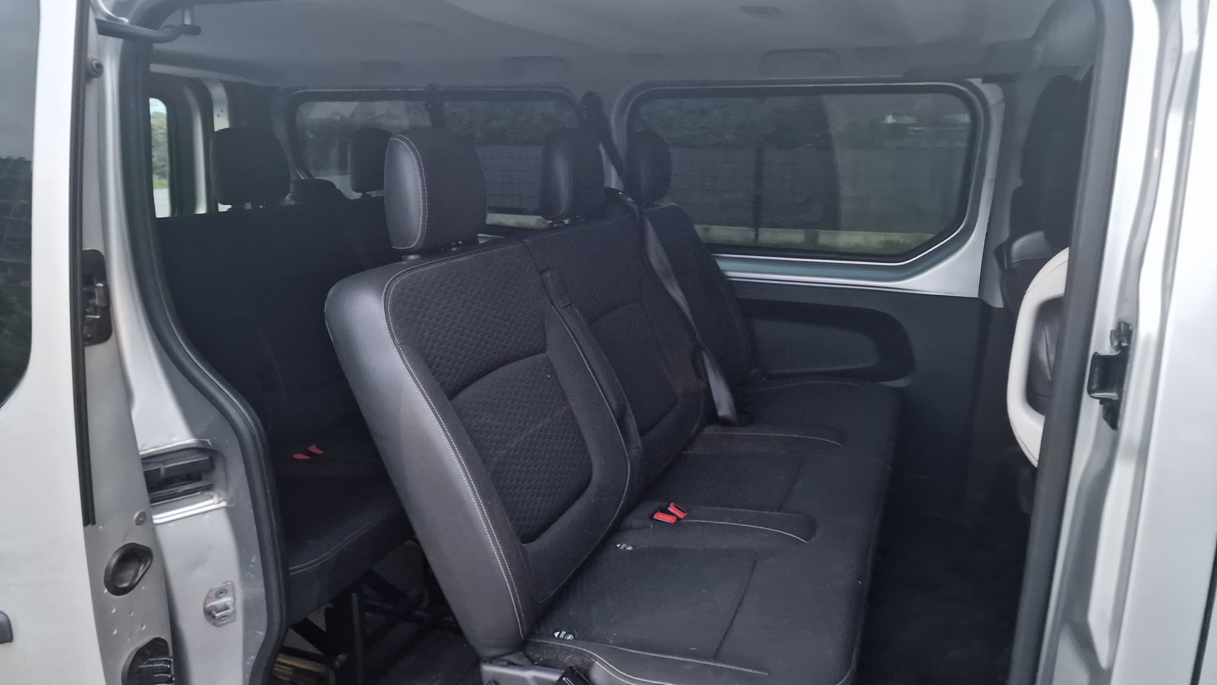 Opel Vivaro Combi 1.9 avec Audio Bluetooth