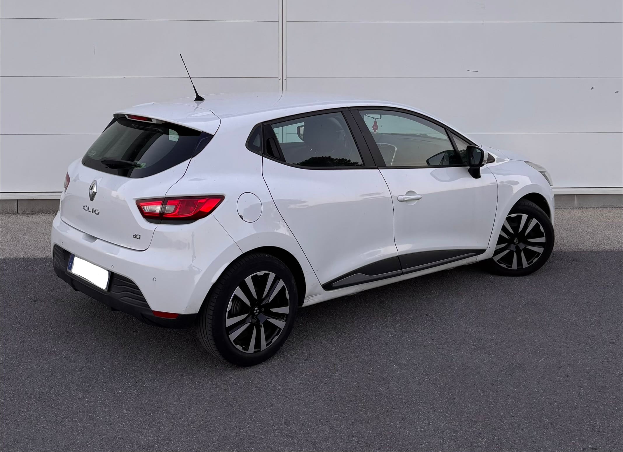 Renault Clio 4 (Noté 5/5*) avec GPS
