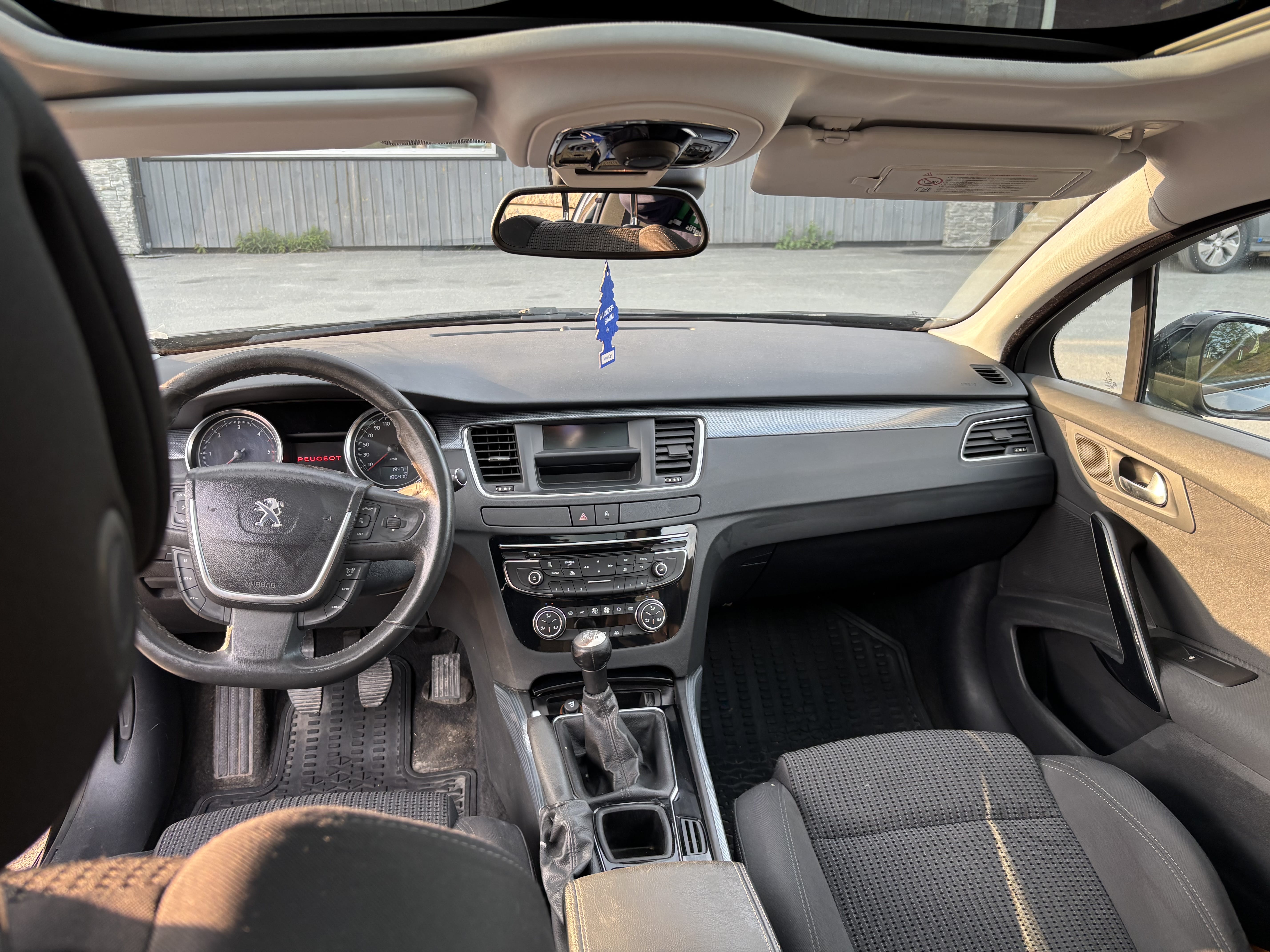 Peugeot 508 SW with Snow tires