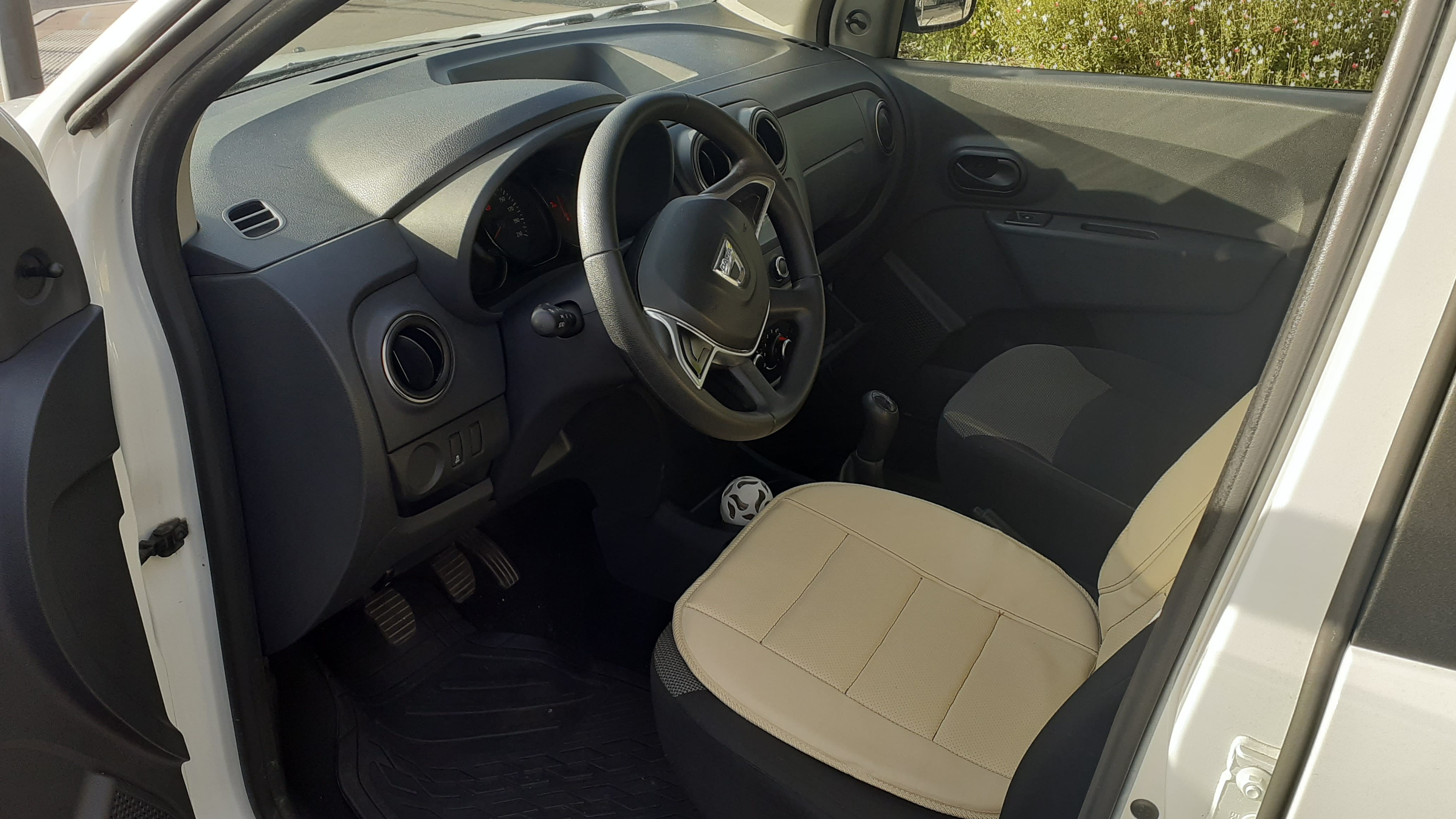 Dacia Lodgy 7 places blanc