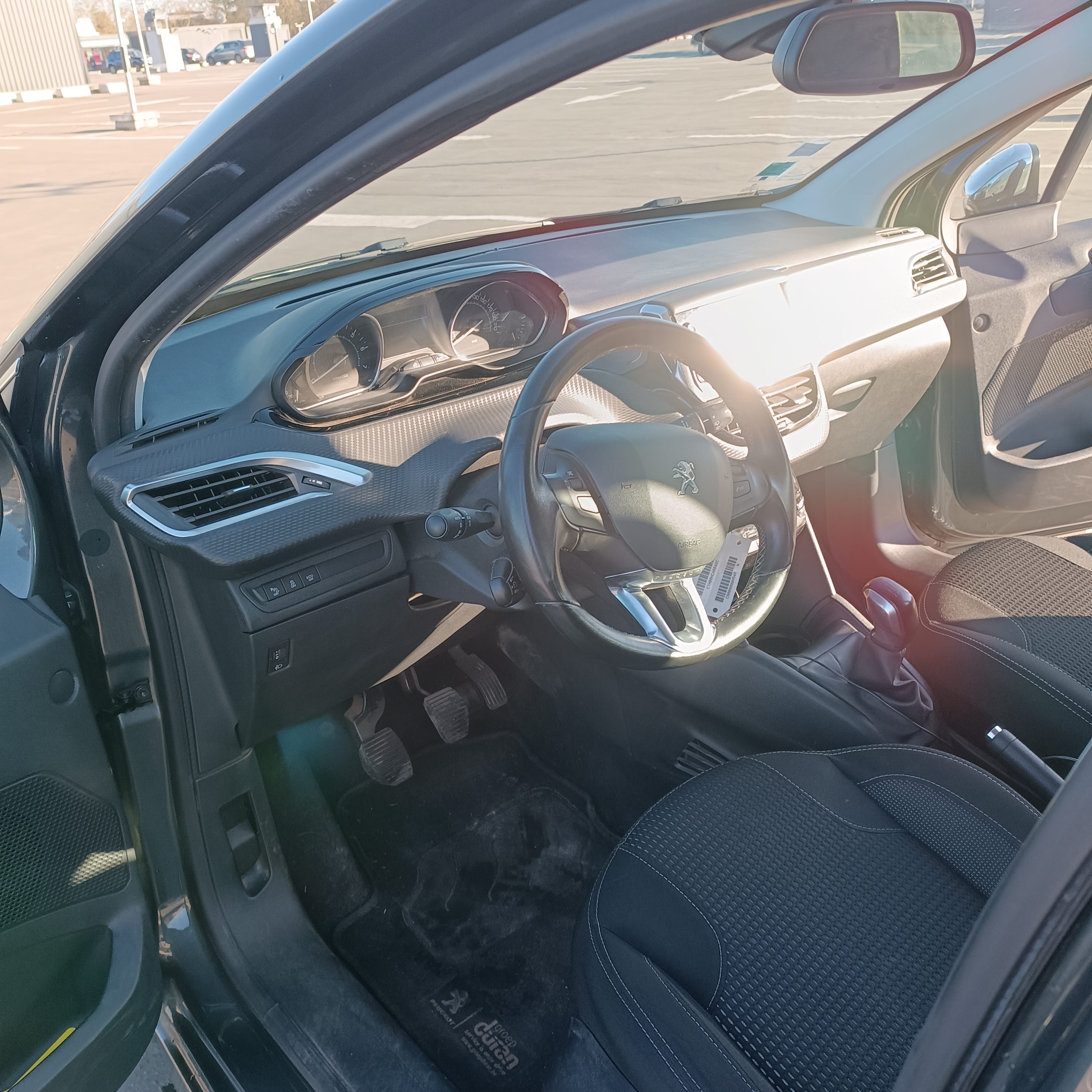 Peugeot 208 110 CH avec Audio Bluetooth