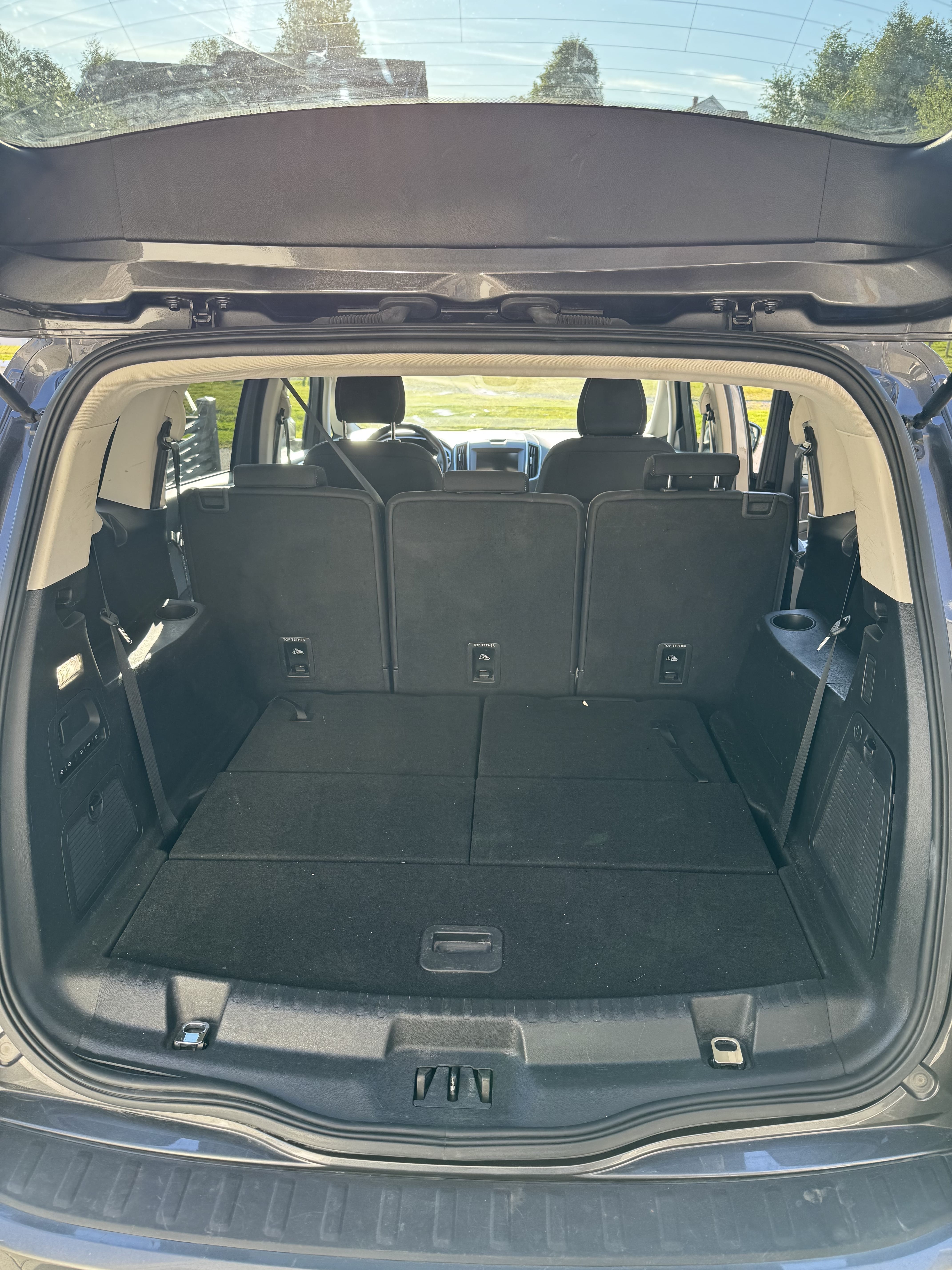 Ford S-Max with Audio / iPod input