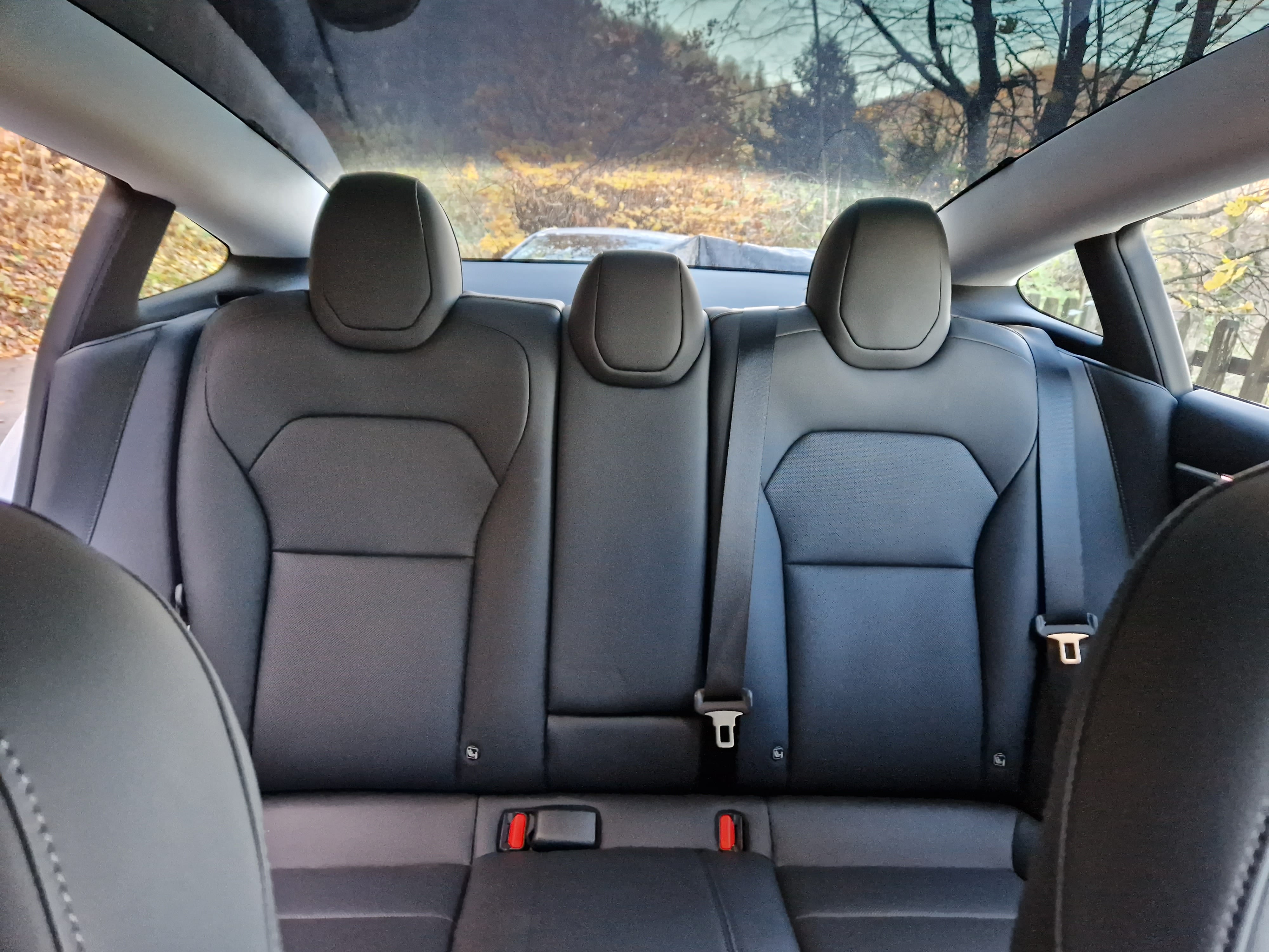 Tesla Model 3 Long Range mit Anhängerkupplung