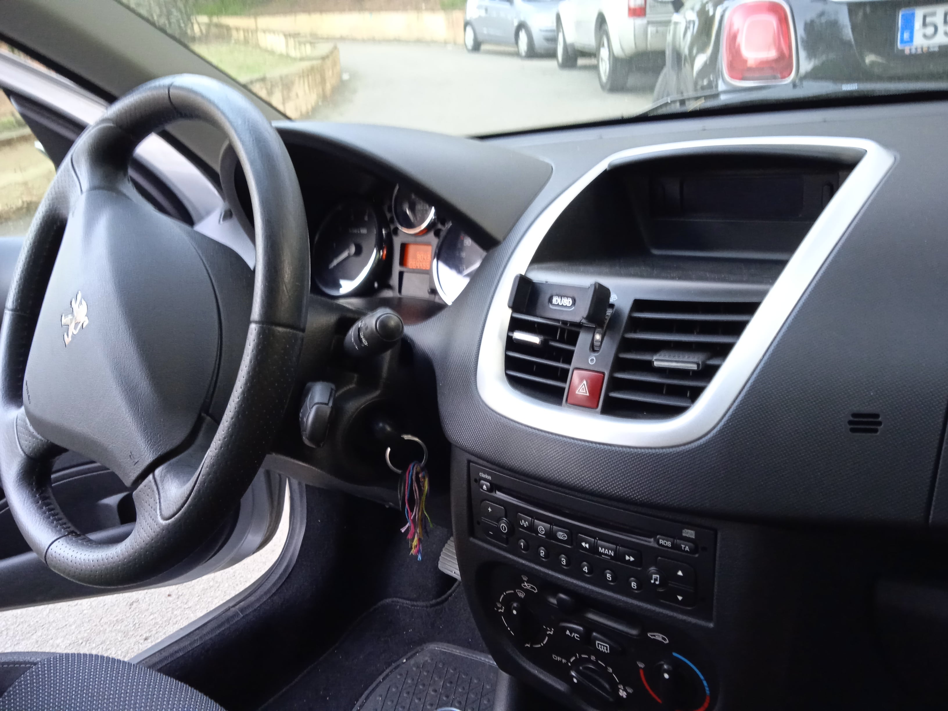 Peugeot 206+ 1.1 gasolina mínimo gasto avec Autoradio