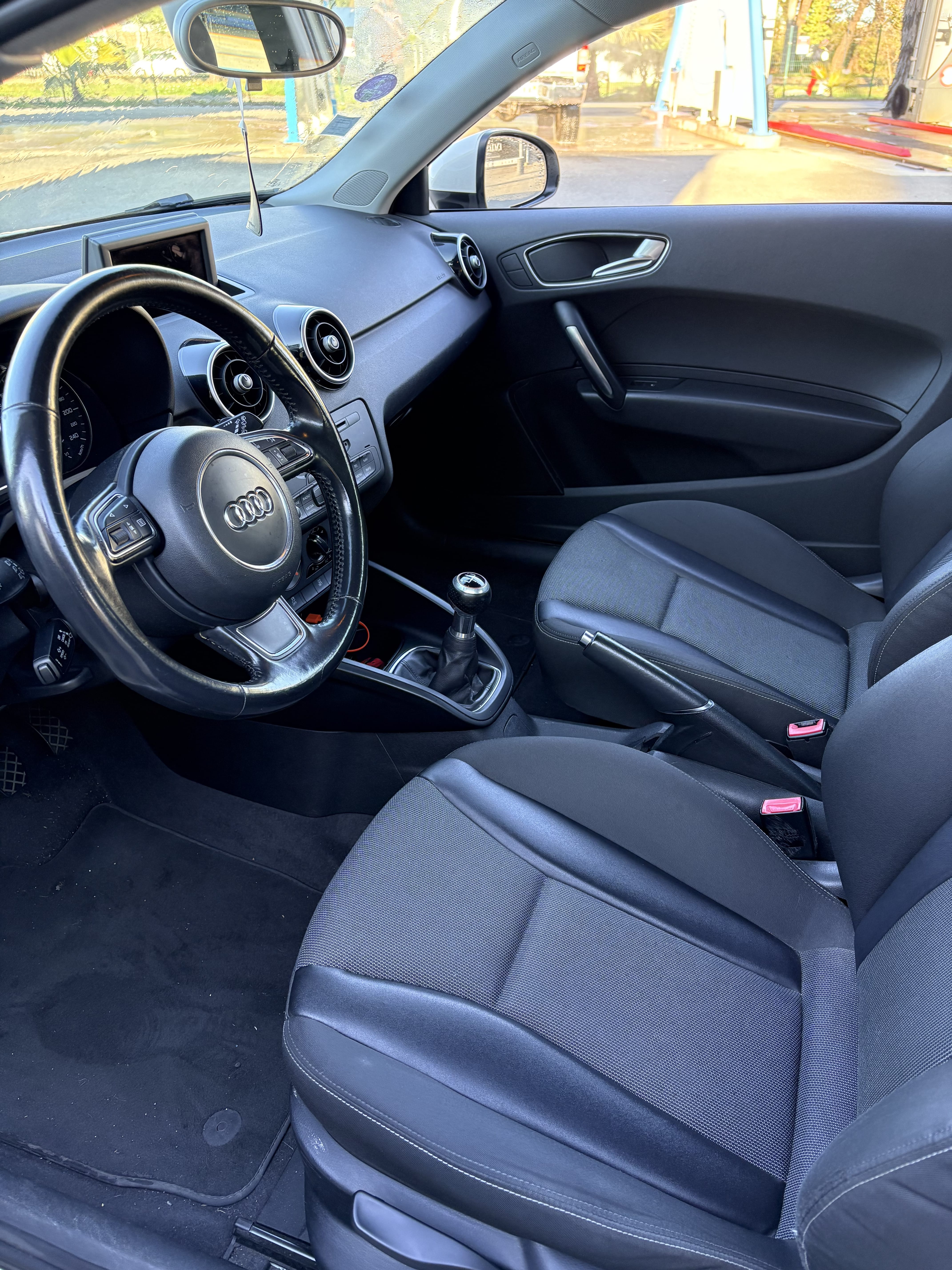 Audi A1 S-line avec Siège bébé