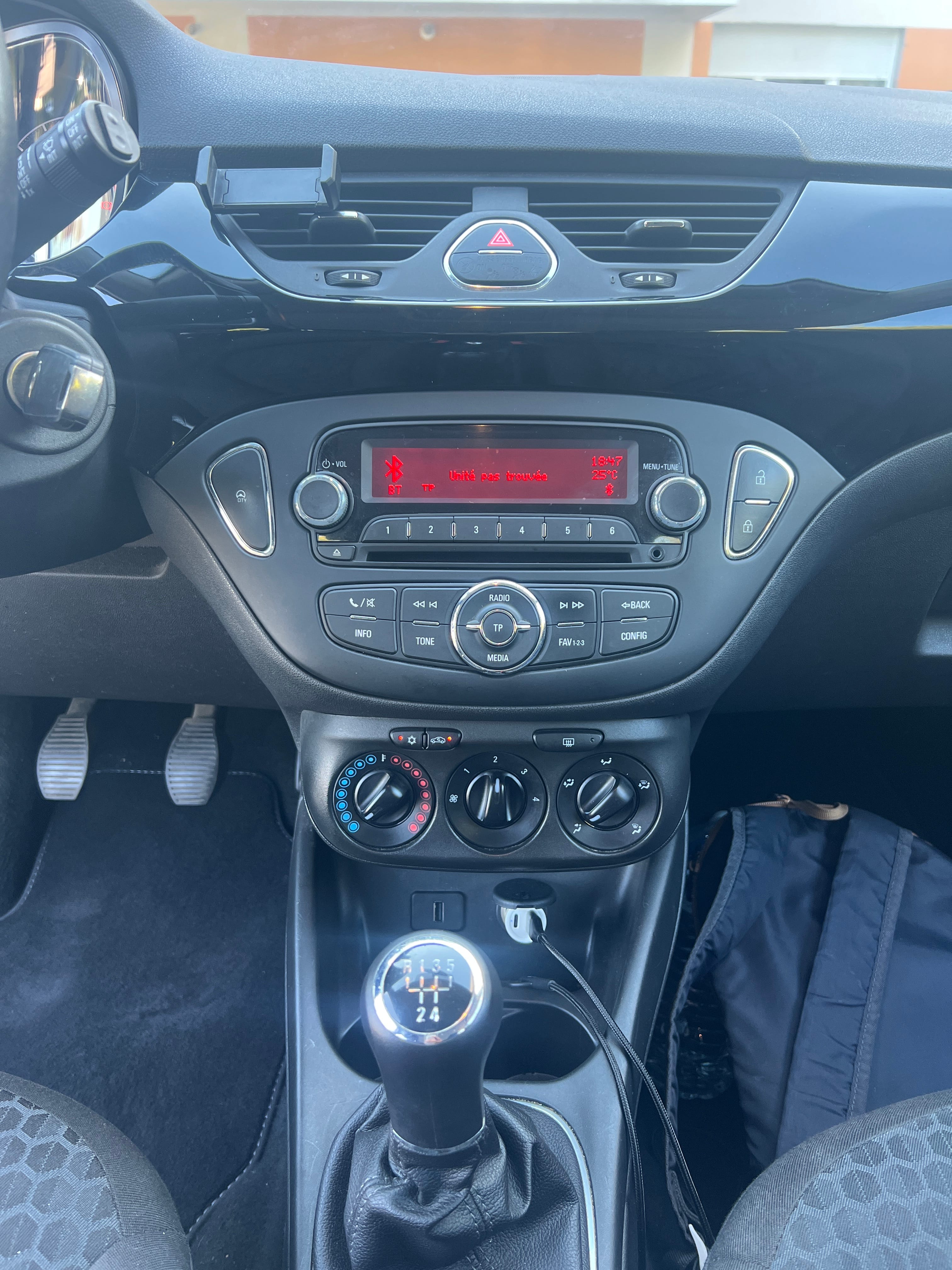 Opel Corsa 1,4 90 ch avec Port USB