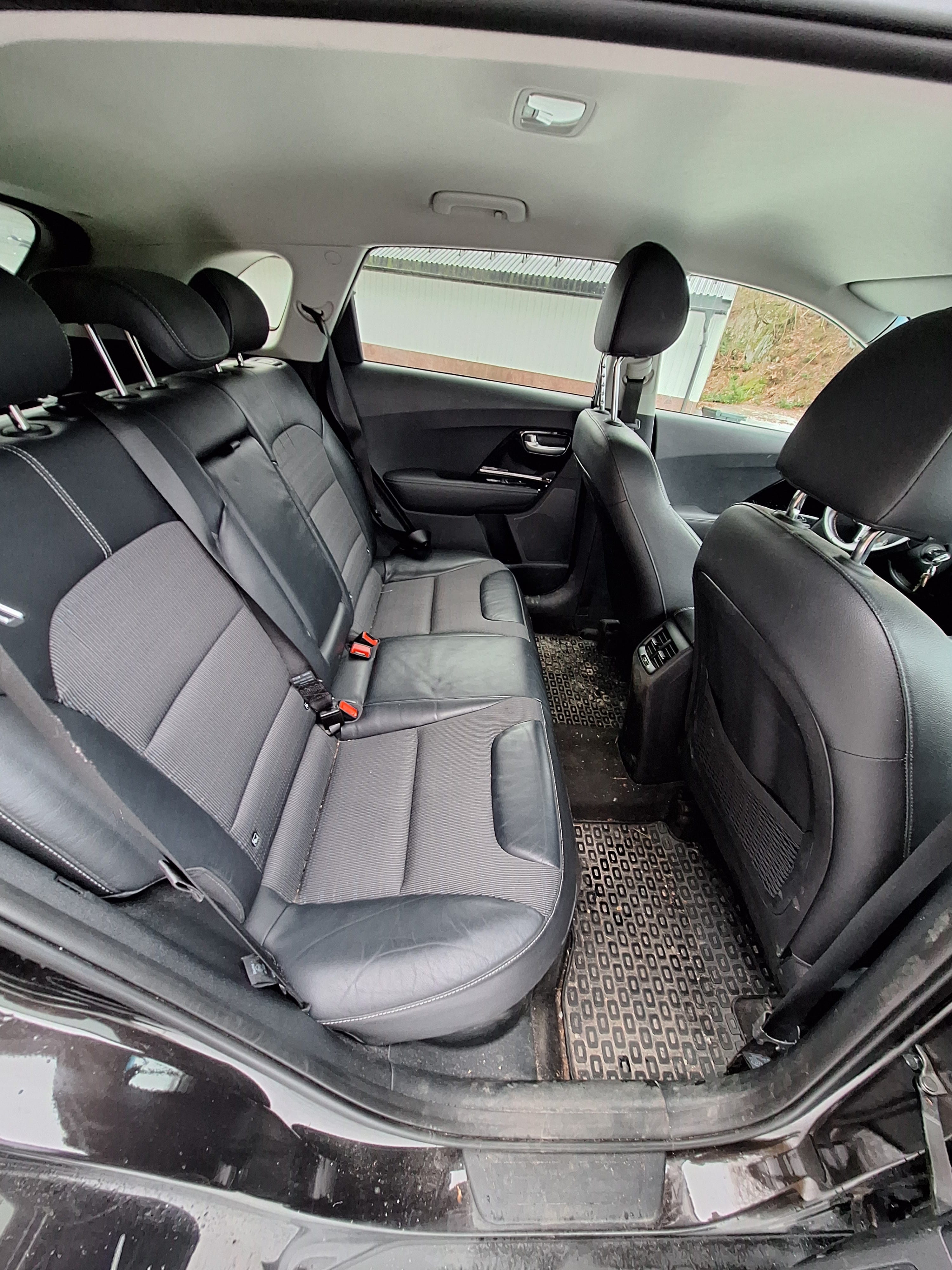 Kia Niro Plug-in Hybrid LX med Vinterdekk