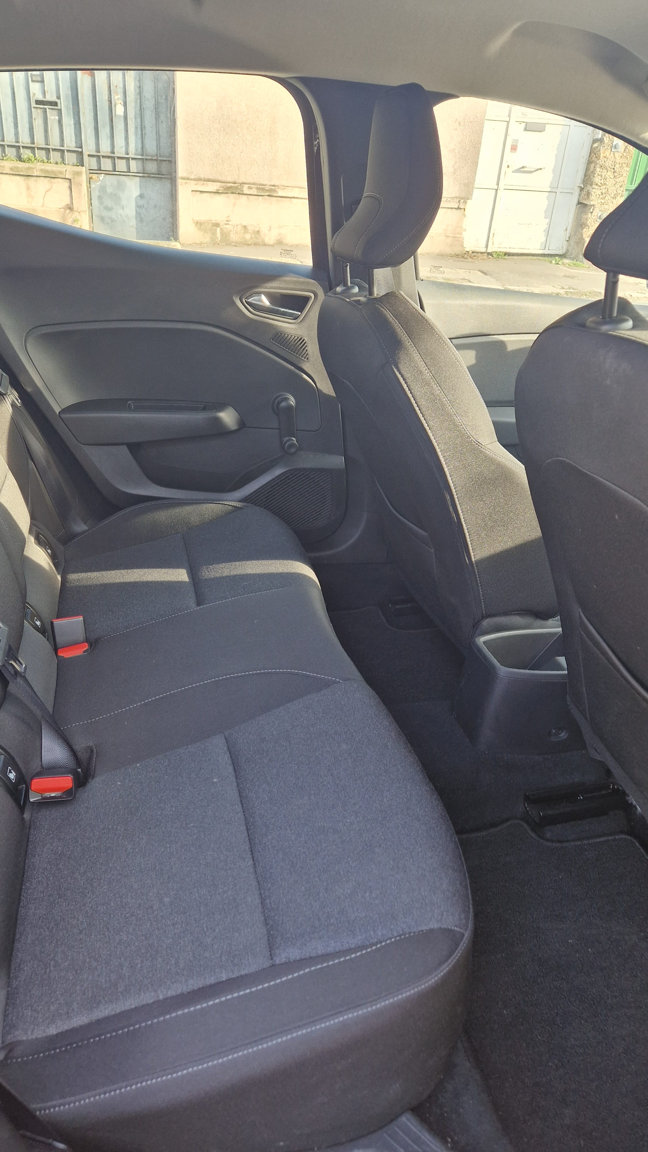 Renault Clio avec Siège bébé