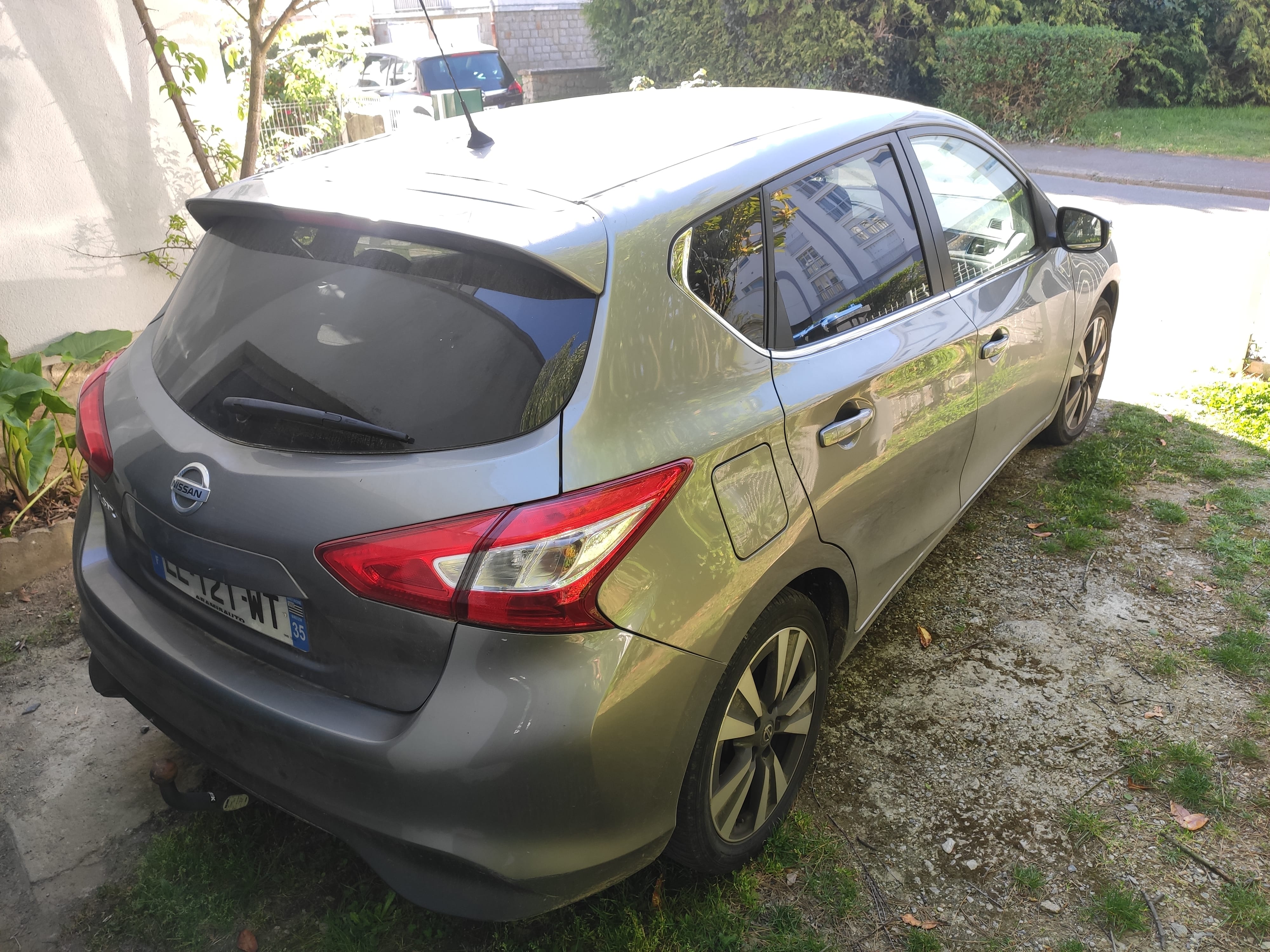 Nissan Pulsar avec Entrée audio / iPod