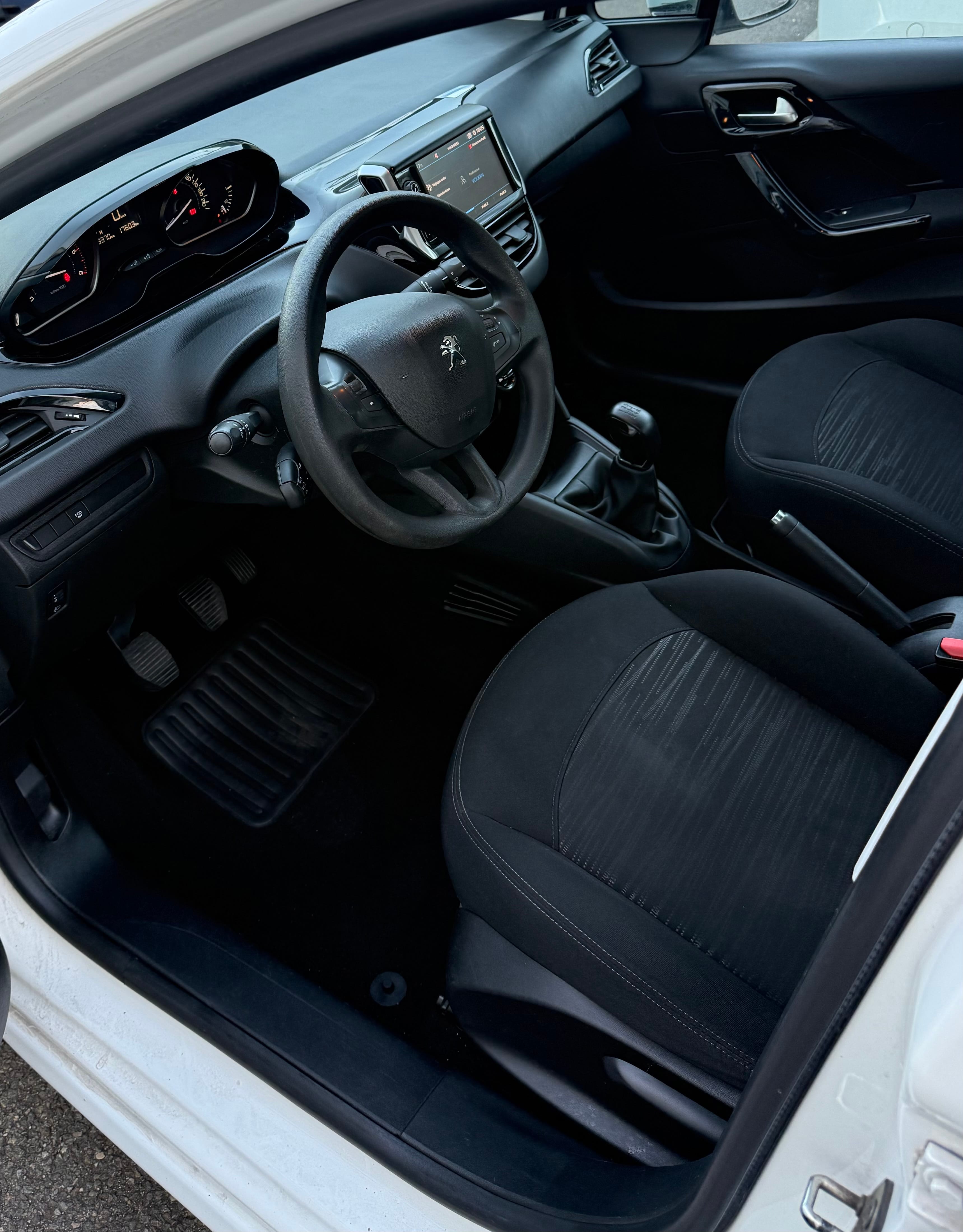 Peugeot 208 avec GPS