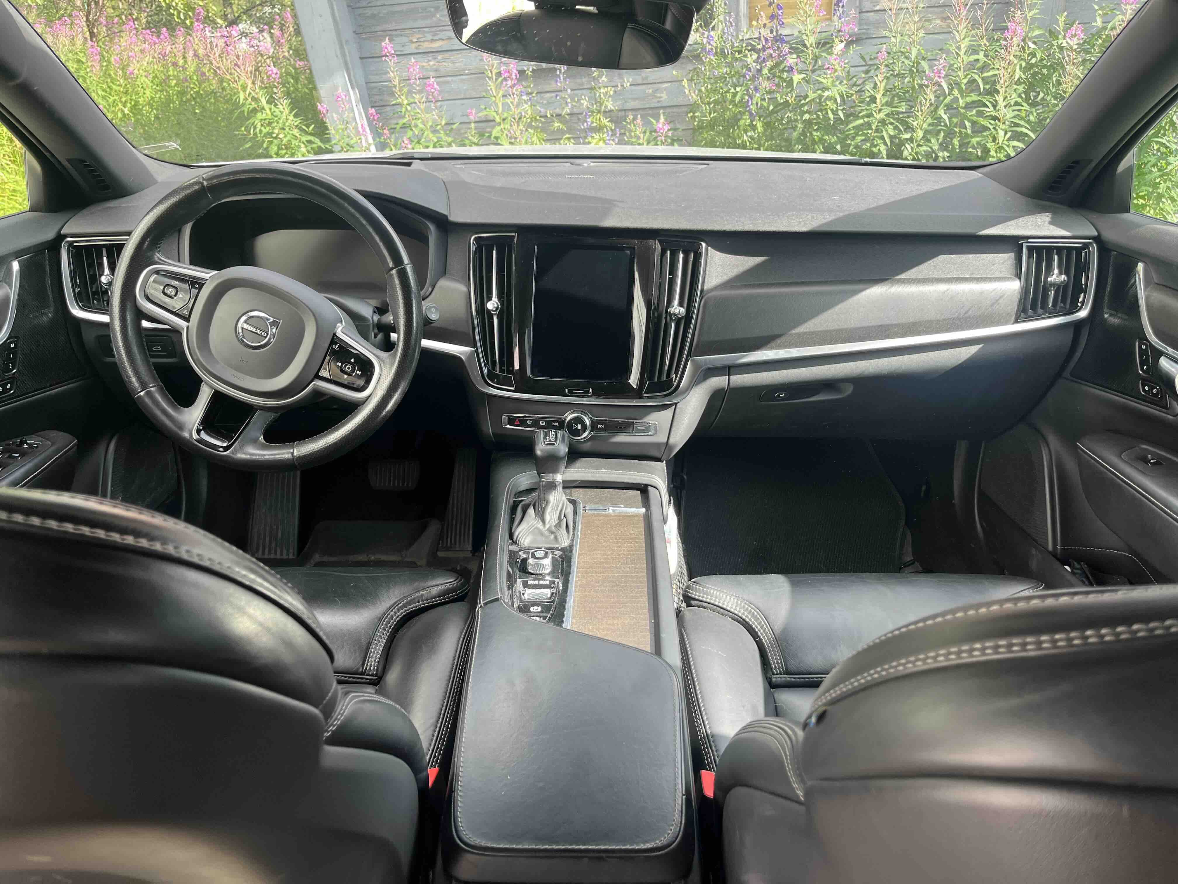 Volvo V90 Cross Country D4 190 HP mit Tempomat