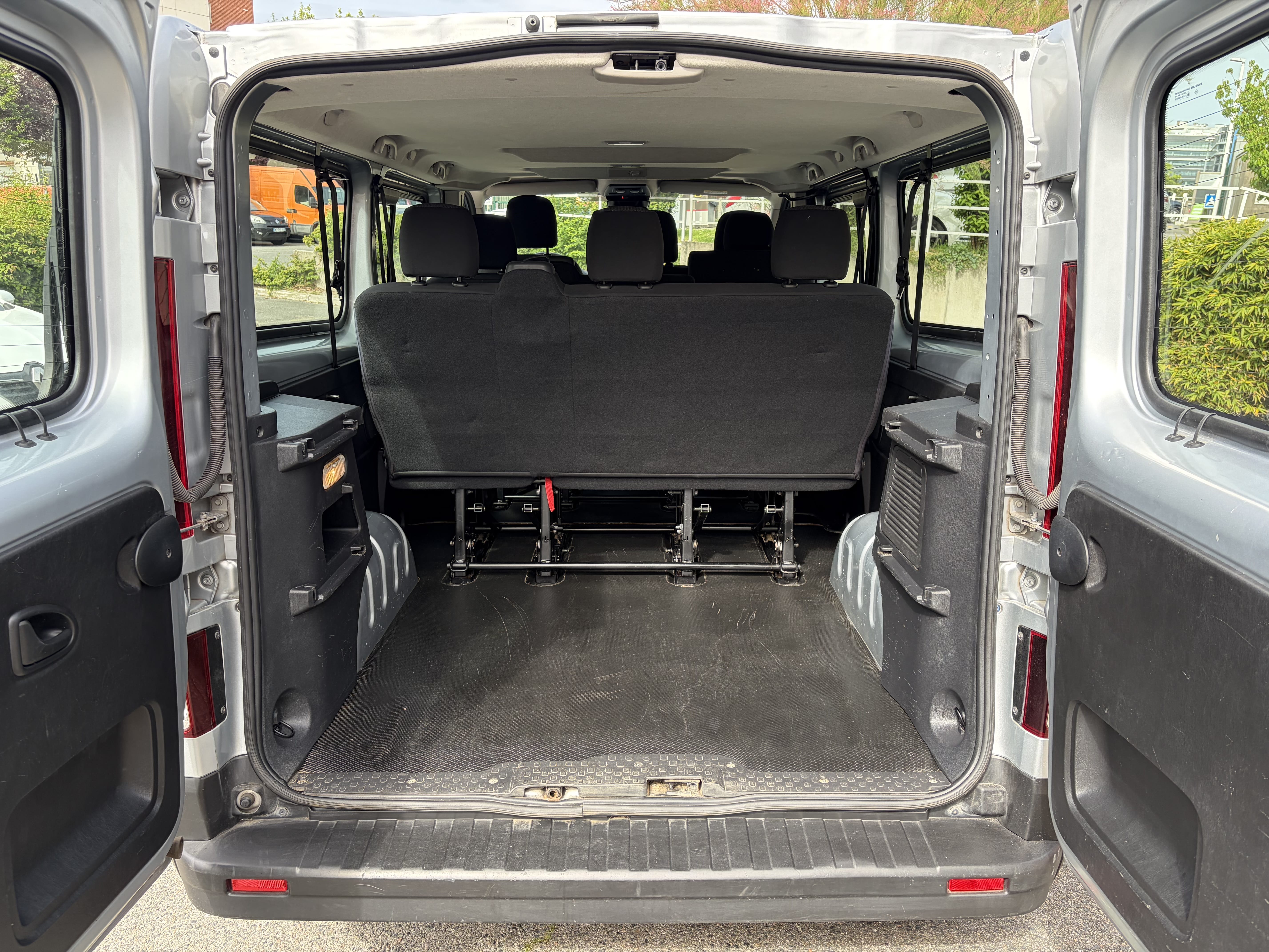 Renault Trafic Passenger 2.0 DCI avec Audio Bluetooth